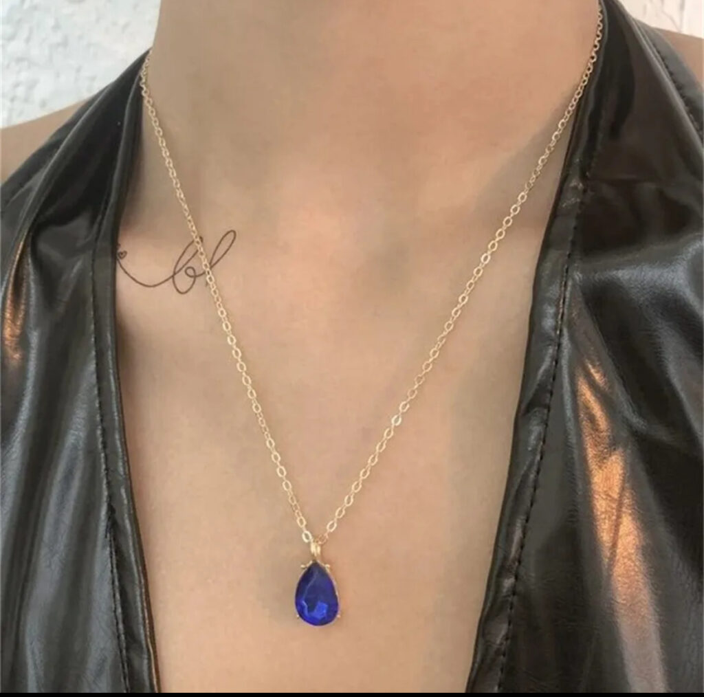 Elegant Teardrop Necklace Available in different colors