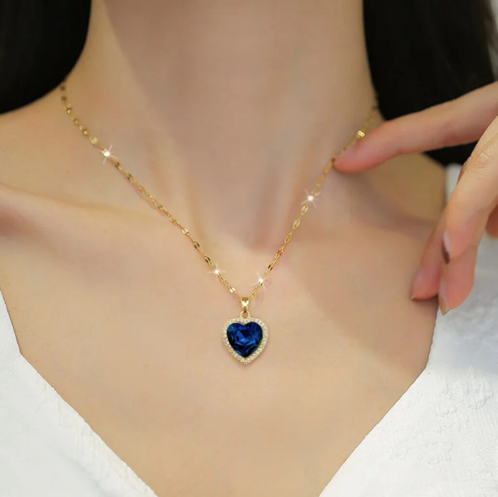 Heart-shaped Sapphire Pendant Necklace