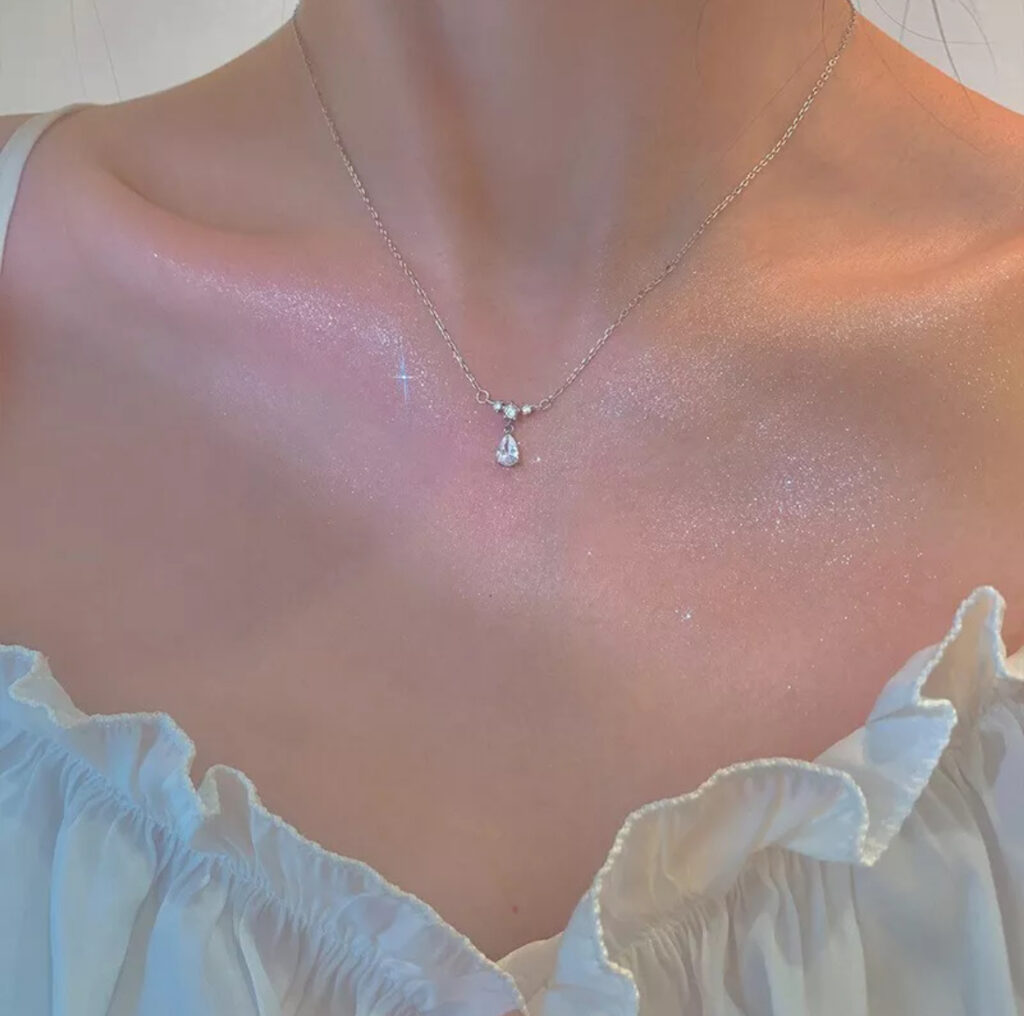 Elegant Pendant Necklace