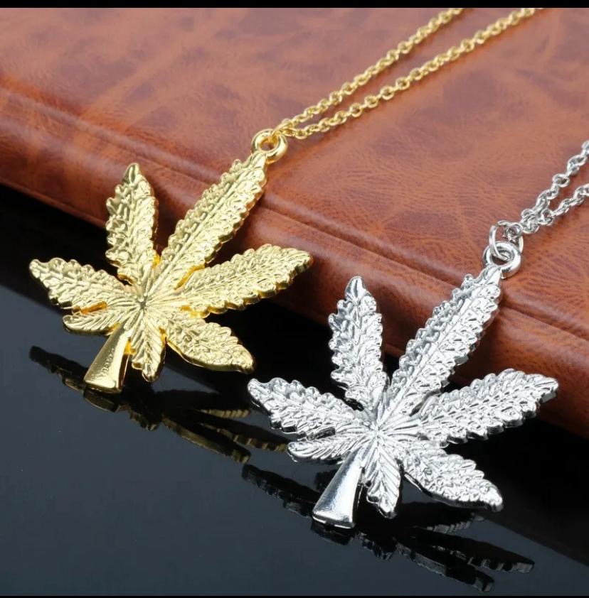 Leaf Pendant Necklace
