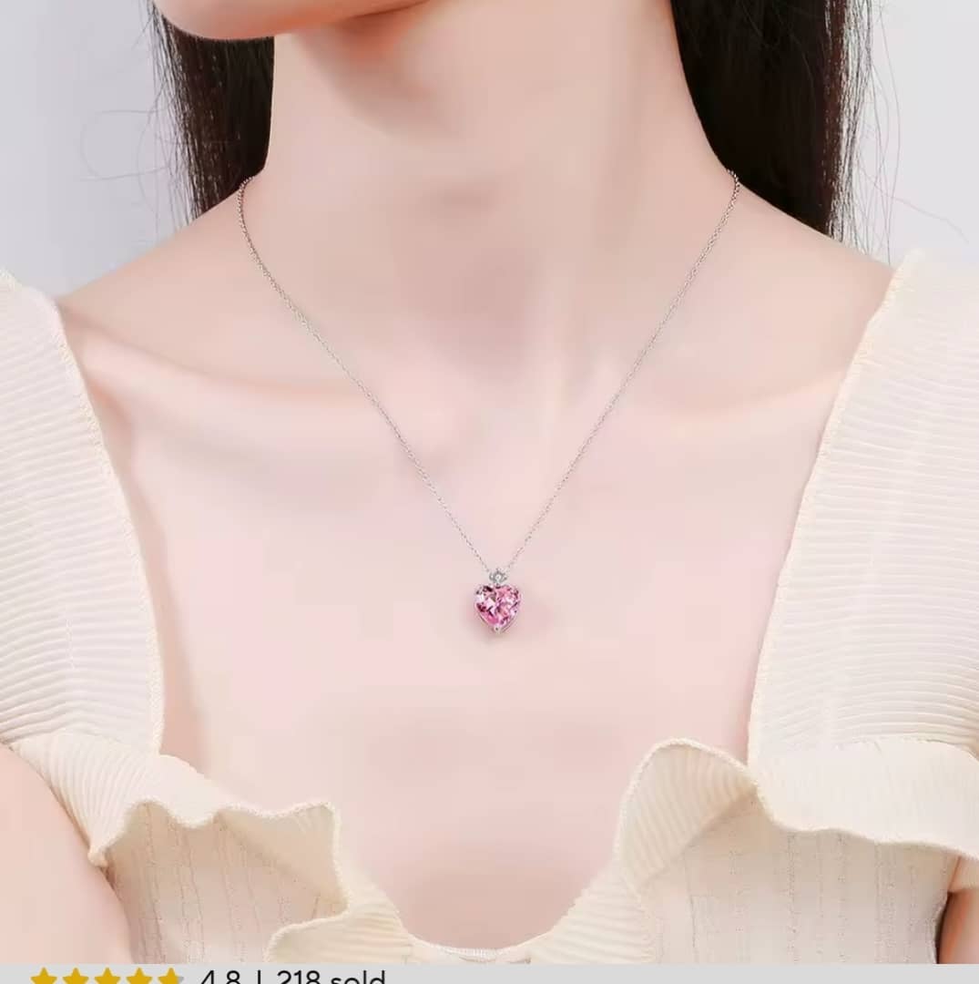 Heart-shaped pink gemstone necklace