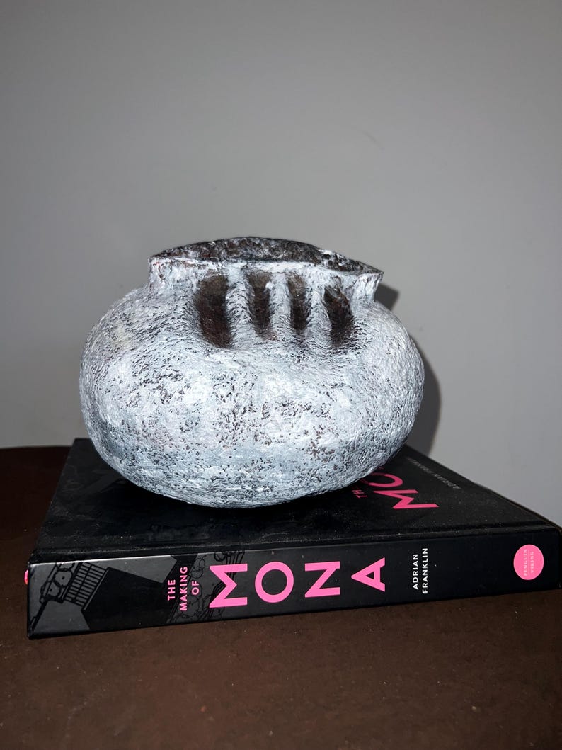 The Silent Impact – A Wabi-Sabi Expression of Emotion