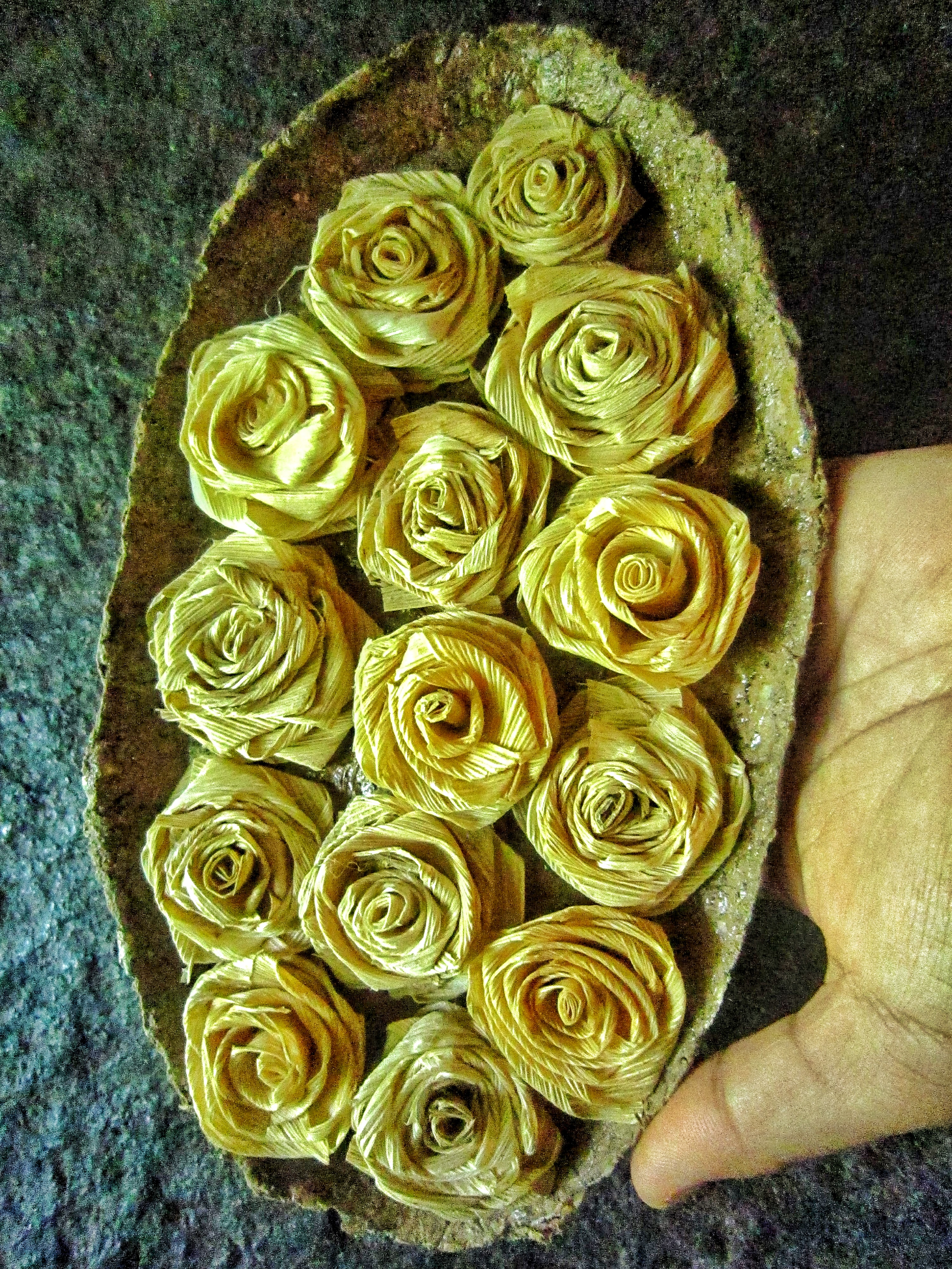 Rose oval frame,Corn husk rose frame,Autumn oval decor,Sustainable rose oval frame,Mini oval blossom,Mini blossom home decor,Sustainable blossom 
