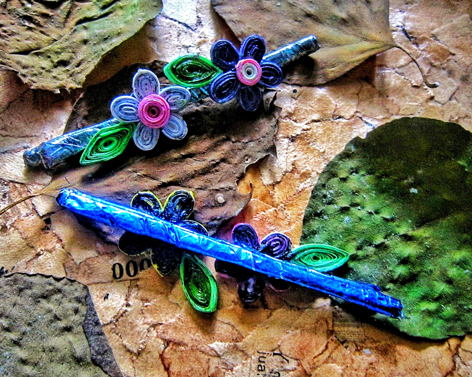 Paper flower hair clips,Recycle paper flowers,Recycle jewelry,Tiny hair clips,Paper jewelry,Hair clips flower,Recycle accessories,Metallic