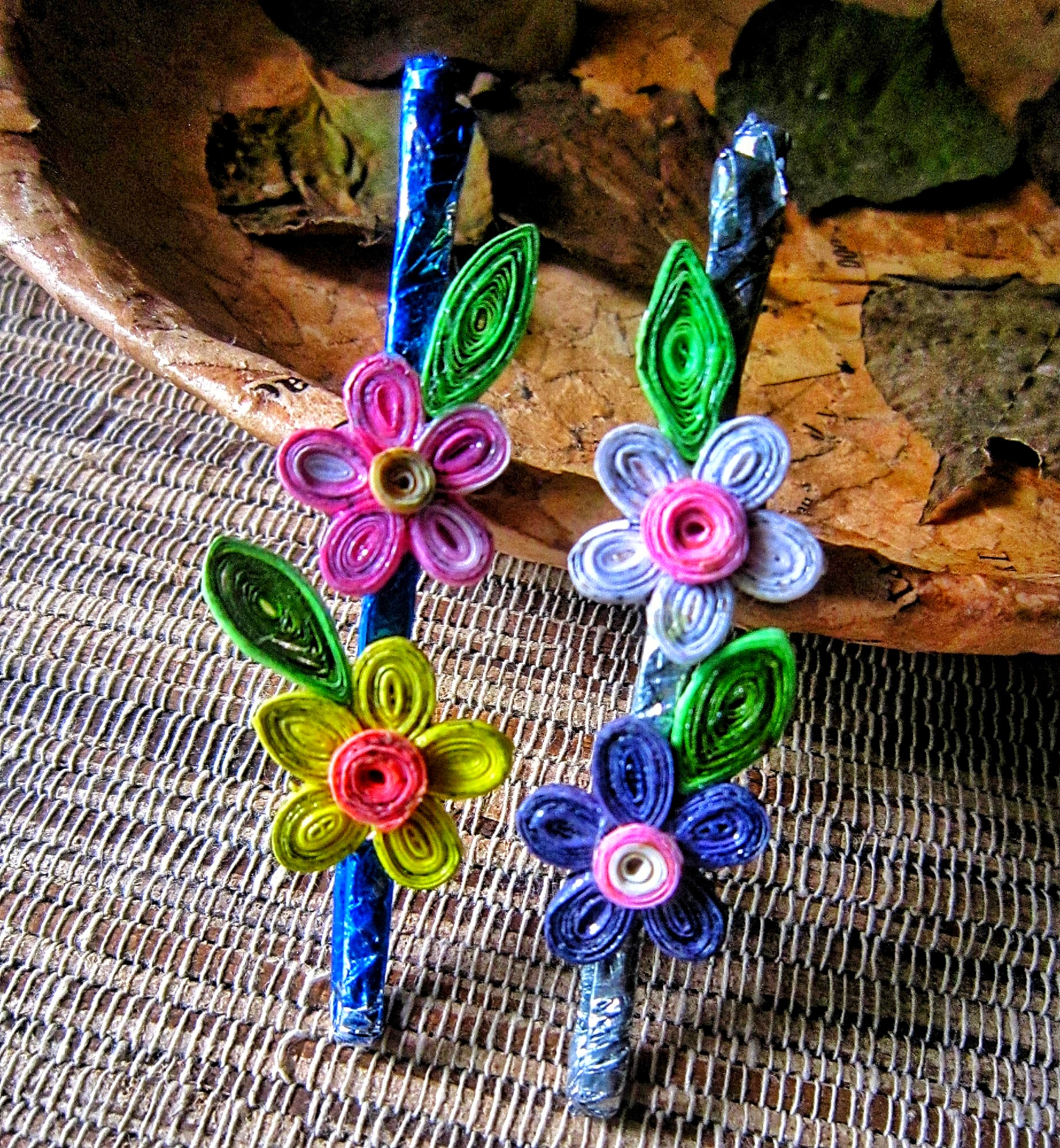 Paper flower hair clips,Recycle paper flowers,Recycle jewelry,Tiny hair clips,Paper jewelry,Hair clips flower,Recycle accessories,Metallic