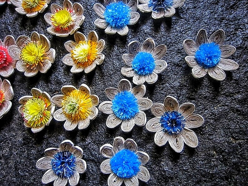 Quilling flowers,Recycle paper,Flower ornament,Paper flowery,Recycle arrangement,Eco scrapbook,Quilling decoration,Recycle flowery,Eco decor