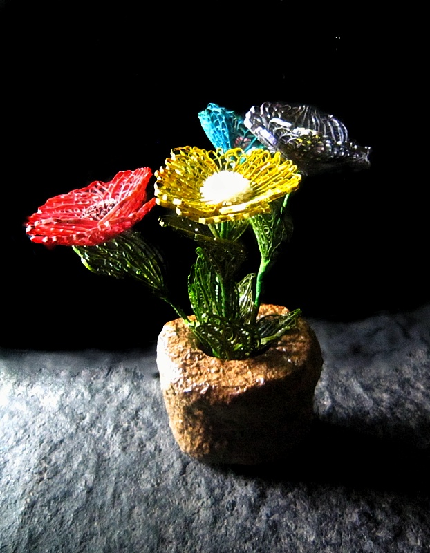 Poppy and vases,Recycle paper poppies,Poppy decoration,Recycle flower vases,Poppy ornament,Cheerful poppy,Recycle vase,Quilling decor,Eco