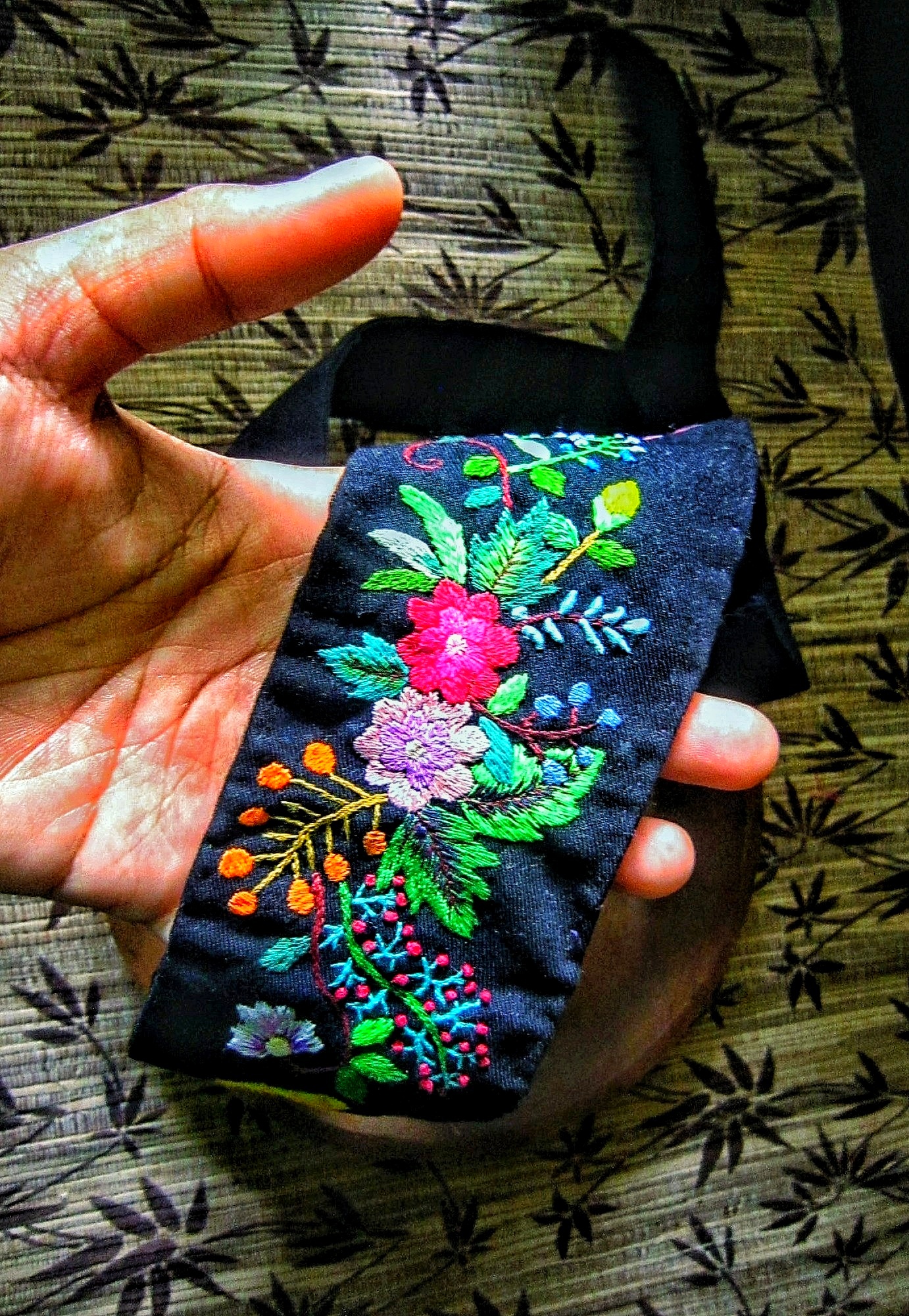 Recycled fabric hand embroidery hair band,Needle art accessories,Recycle fabric,Satin stitch,Embroidery recycle,Black embroidery,Art recycle
