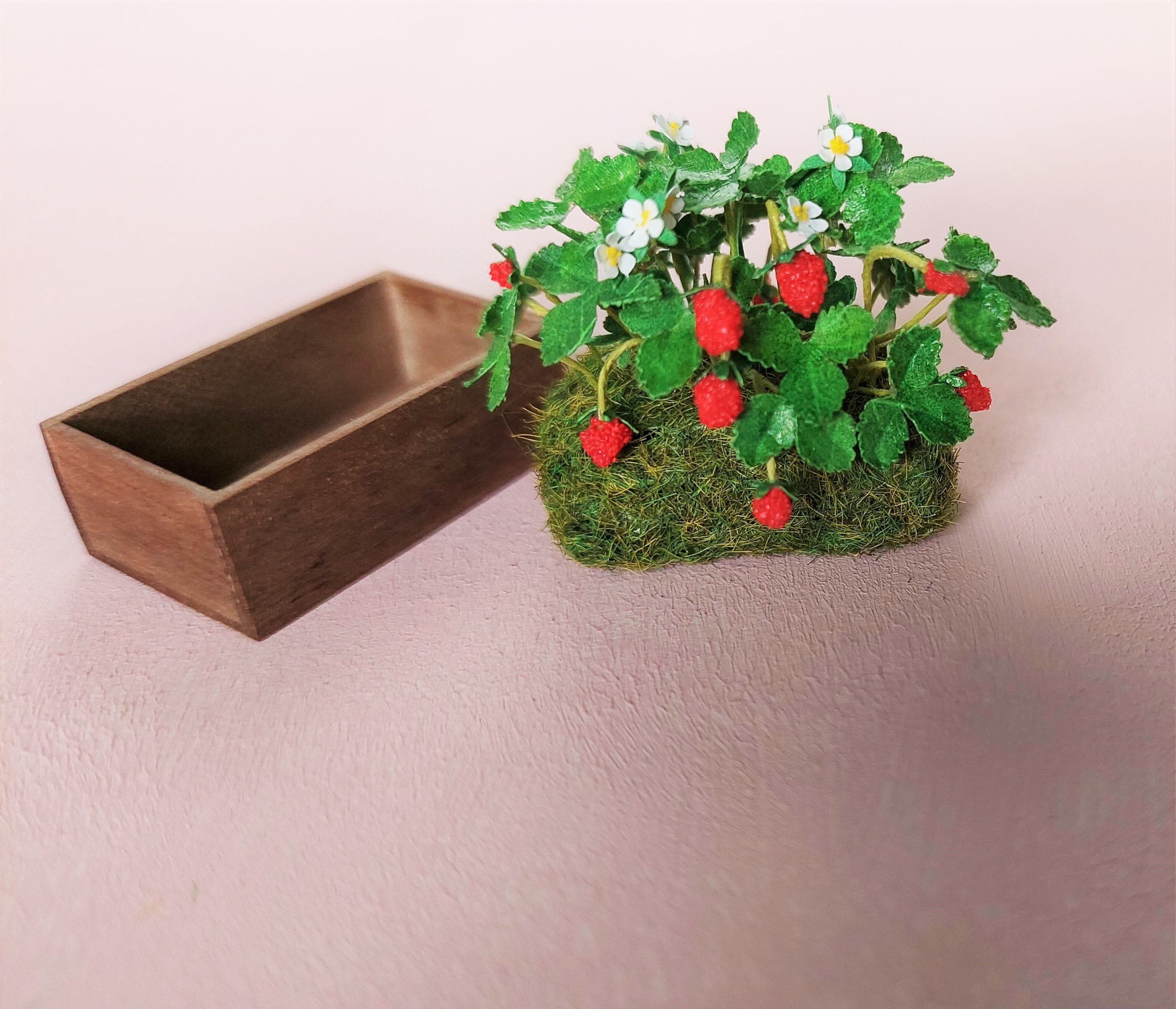 Miniature Strawberry 1:12