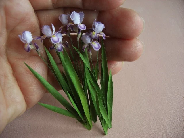Miniature 7x Conjuration bearded iris flowers 1:12 