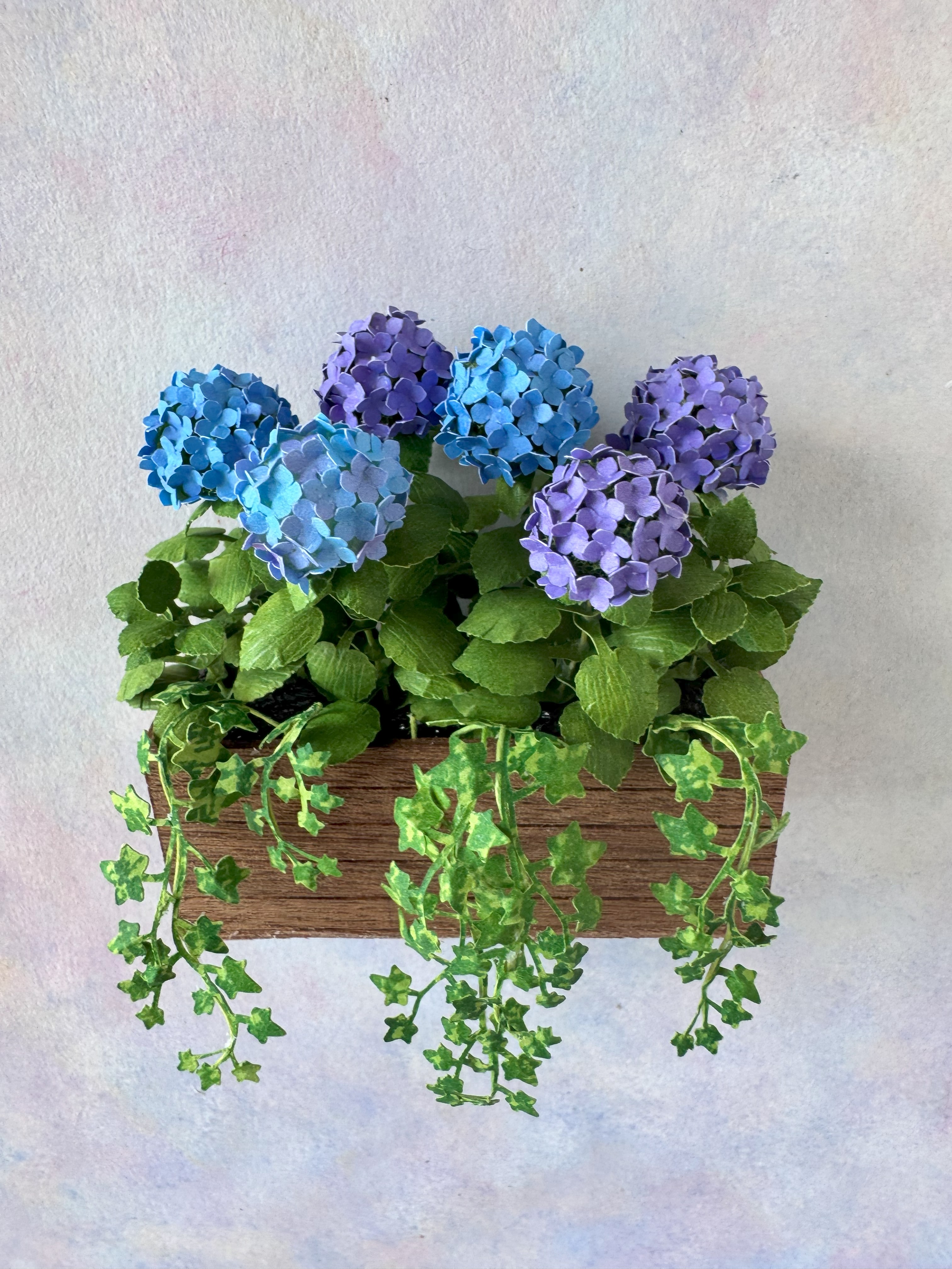 Miniature 6x Blue/Purple Hydrangeas with planter box, Ivy flowers  1:12 dollshouse fairy cat garden