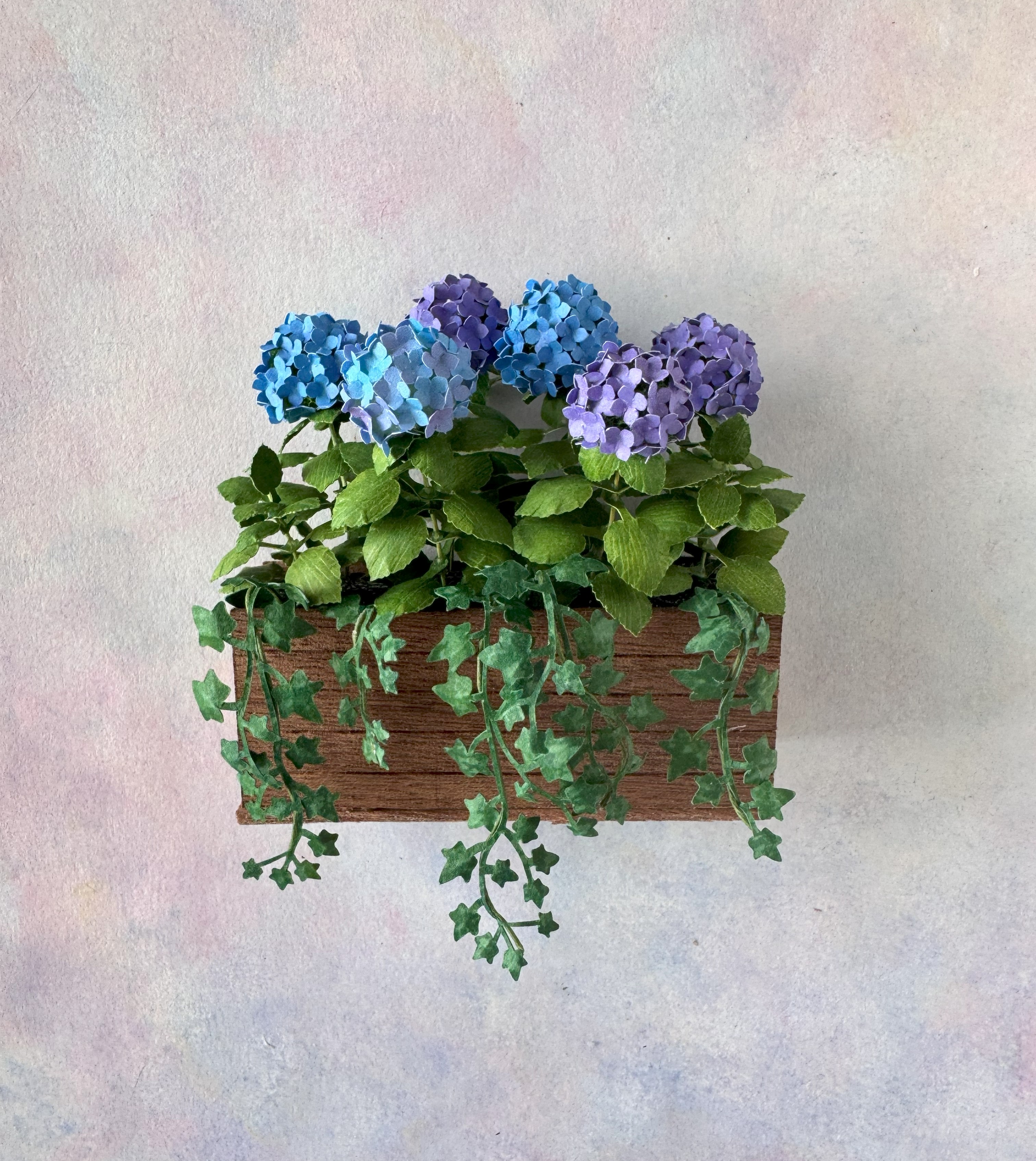 Miniature 6x Blue/Purple Hydrangeas with planter box, Ivy flowers  1:12 dollshouse fairy cat garden