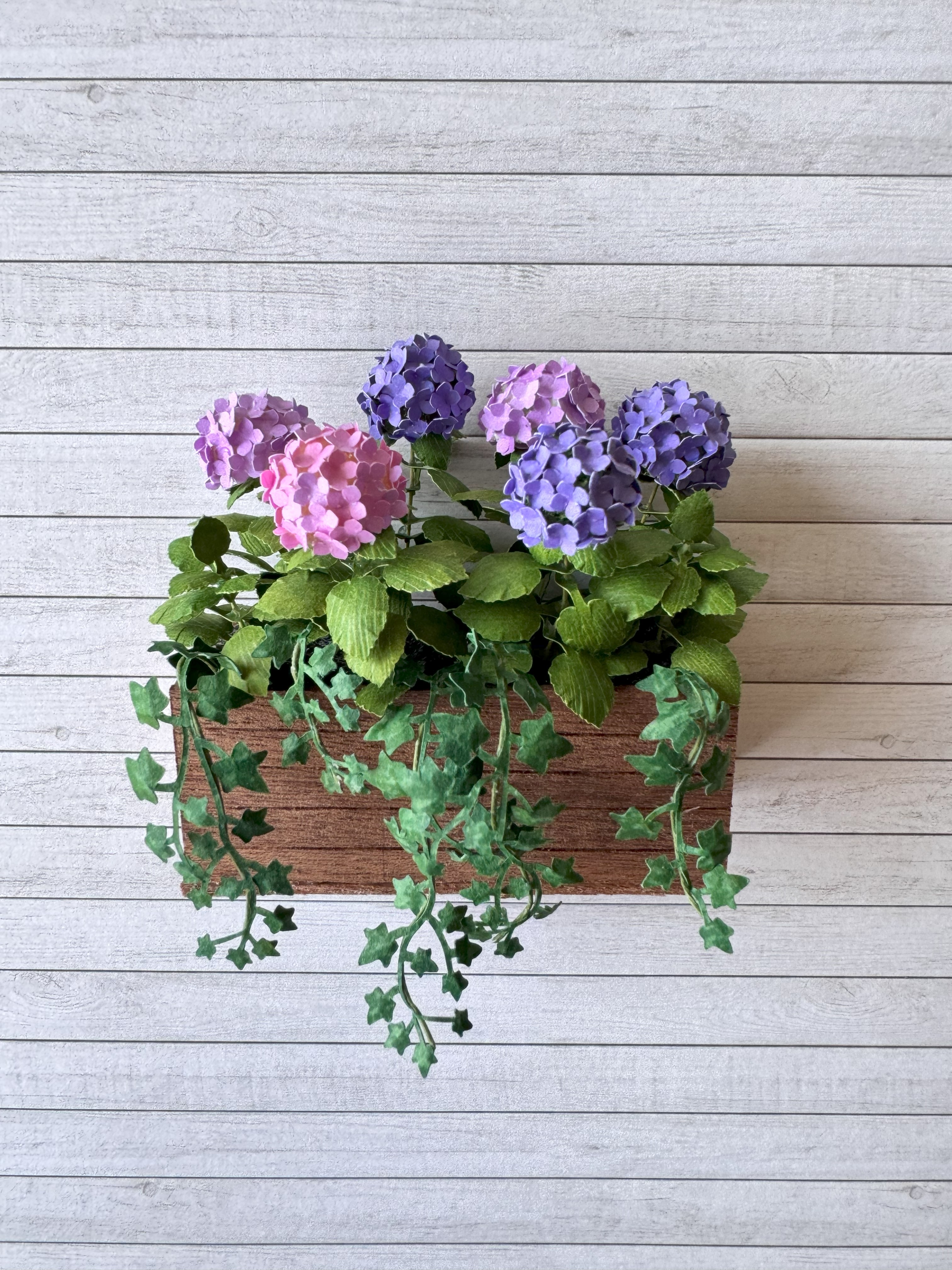 Miniature 6x Pink/Purple Hydrangeas with planter box, Ivy flowers  1:12 dollshouse fairy cat garden