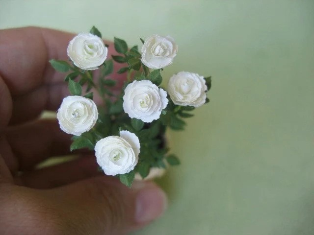 Kit Rose "Ivory white" dollhouse Miniature garden flower shop, scale 1:12, DIY