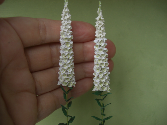 Kit light white Foxgloves dollhouse Miniature garden flower shop, scale 1:12, DIY