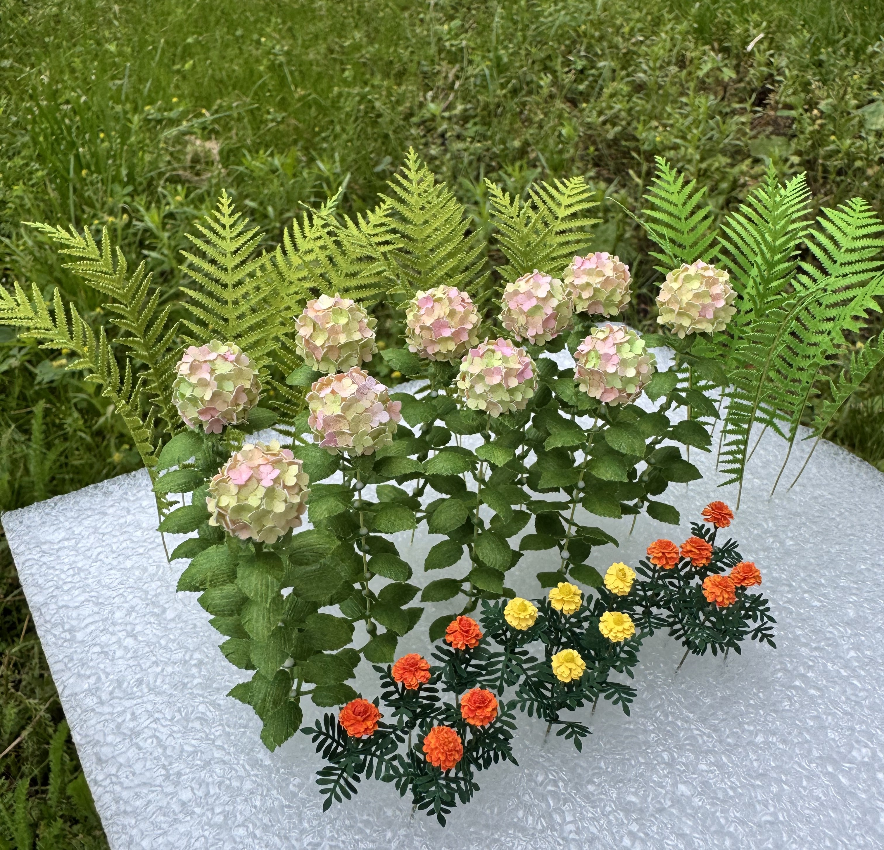 Miniature Hydrangea+Fern+Marigold set 1:12