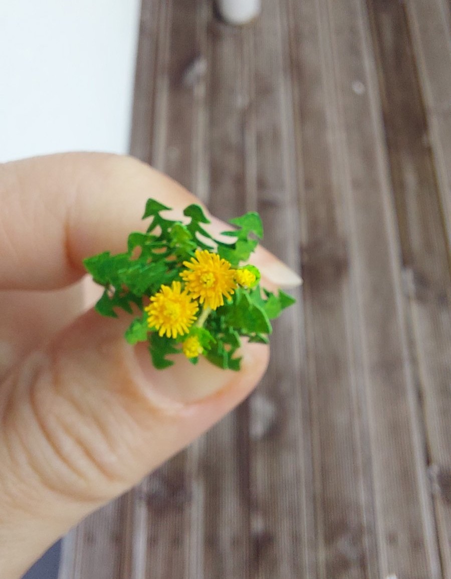 Miniature handmade Dandelion rosette of leaves and flower heads 1:12