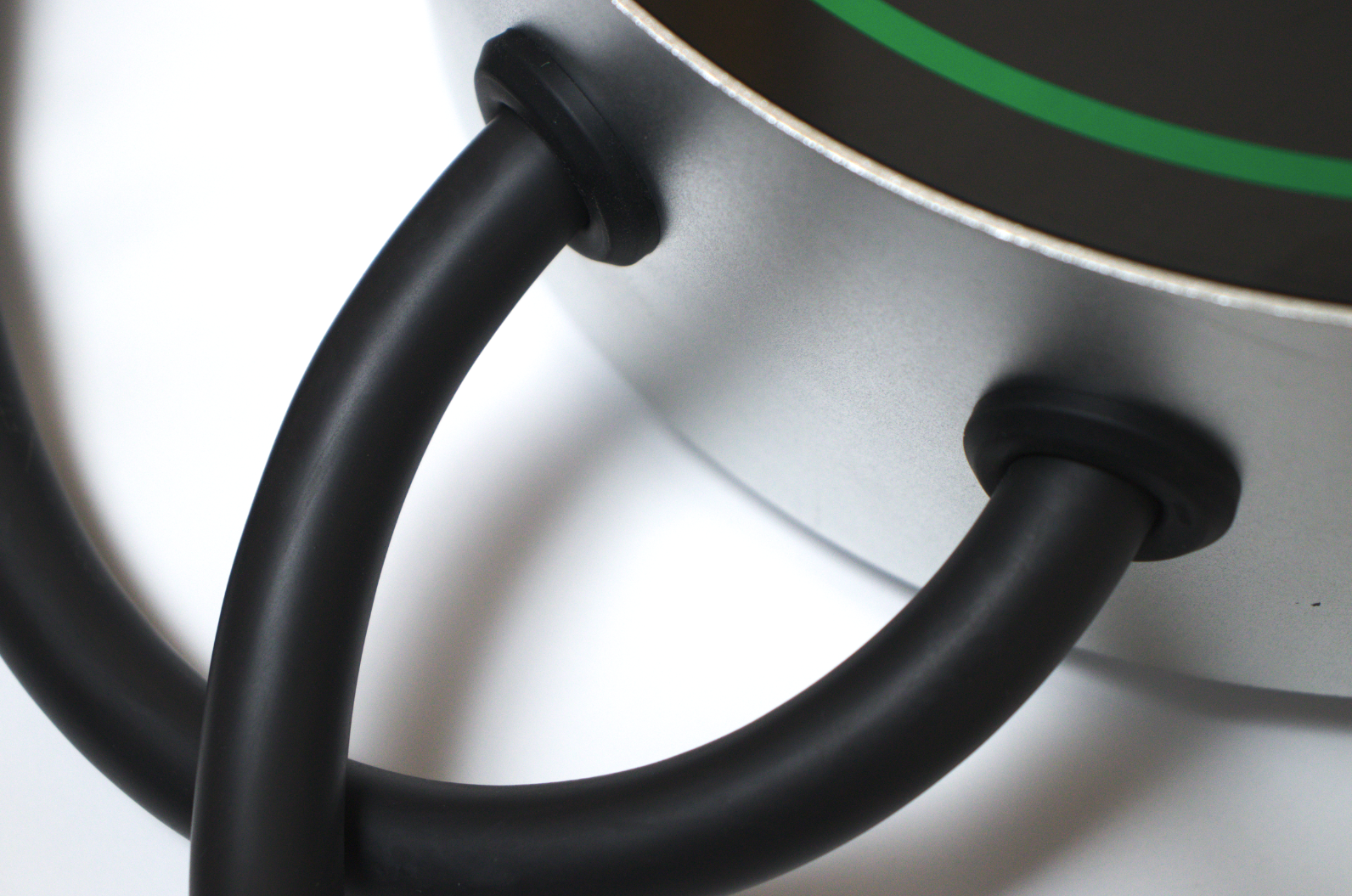 Lotus by CHARGERS ⚡ Potencia, estilo y carga inteligente