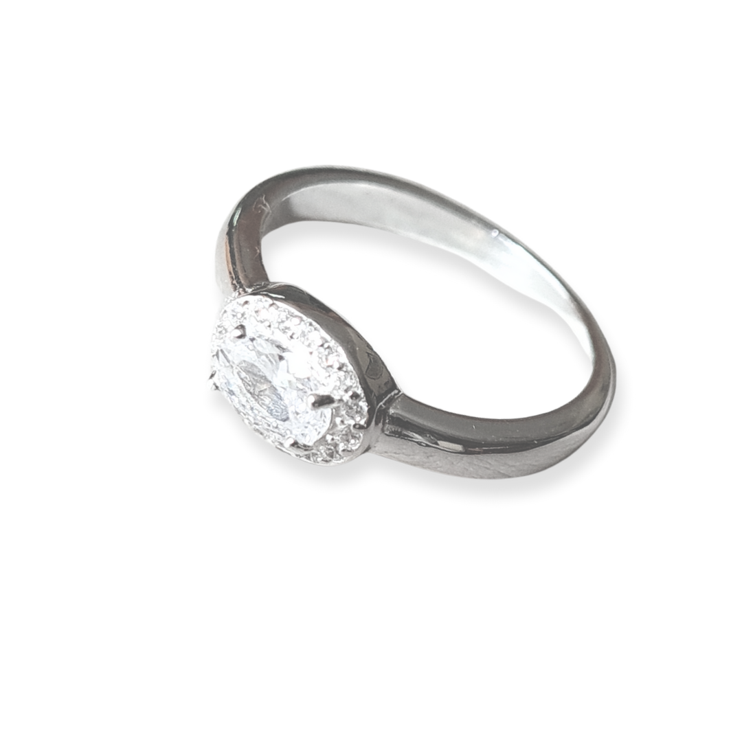 Anillo de Plata 925 con circón oval