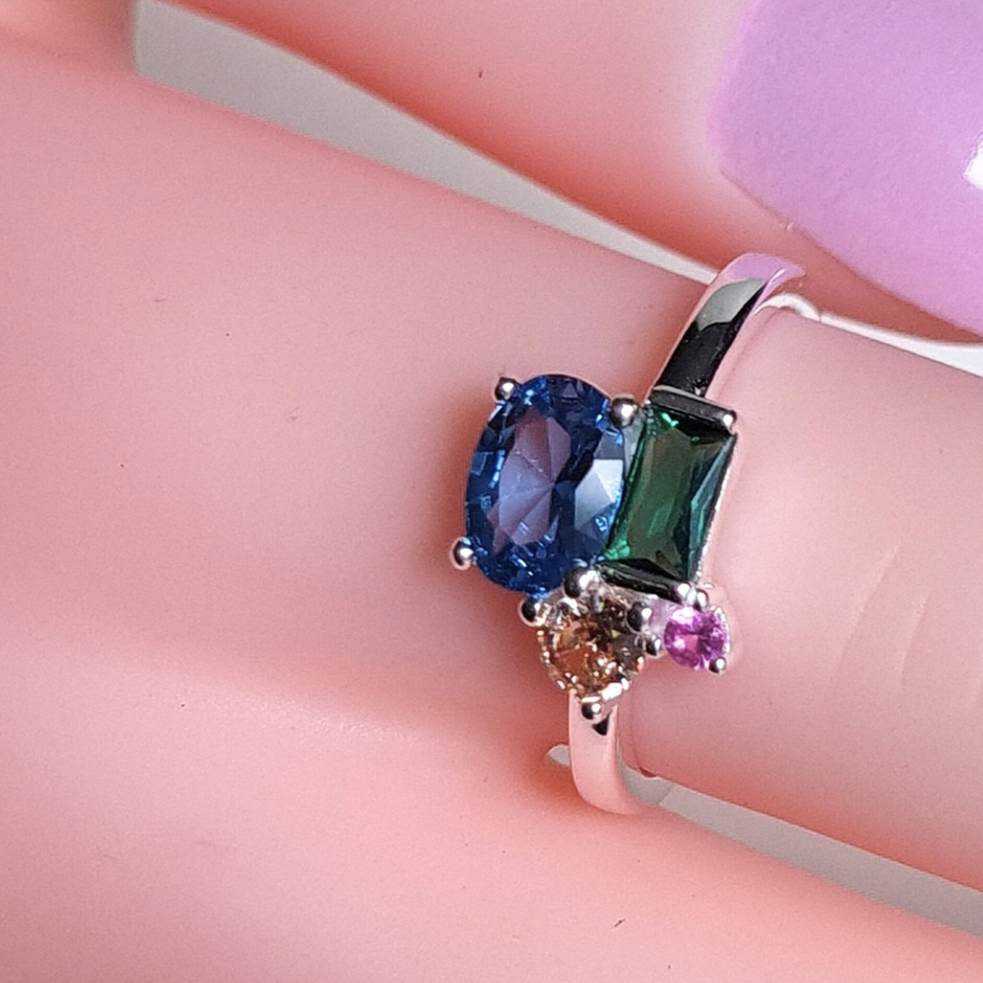 Anillo de piedras coloridas en Plata 925