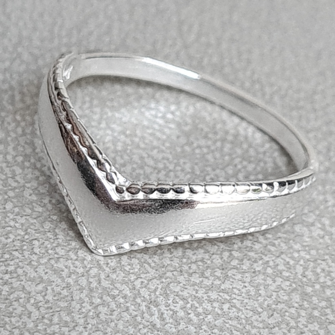 Anillo de Plata 925 en forma de V