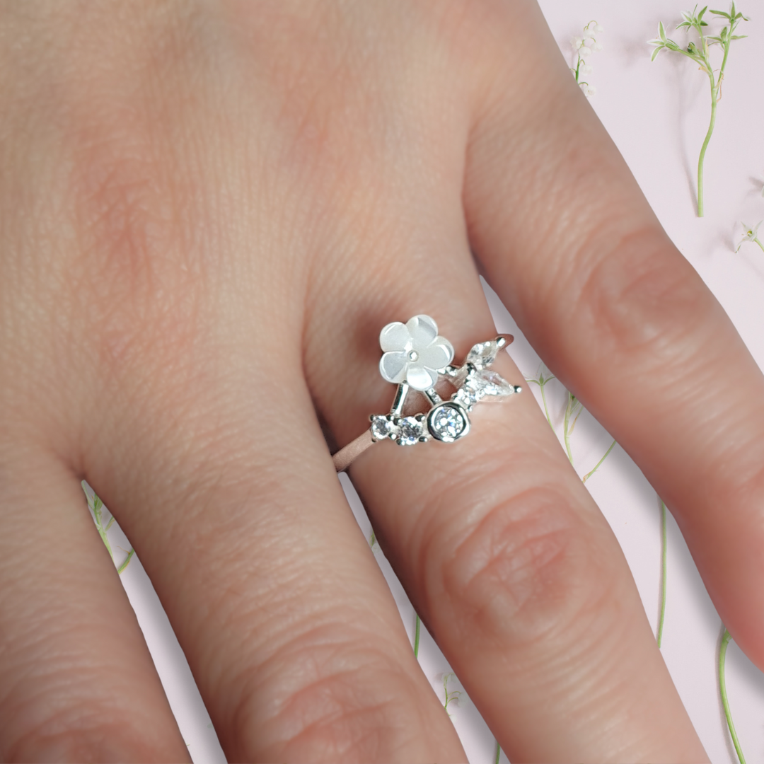 Anillo de Plata 925 con flor de nácar