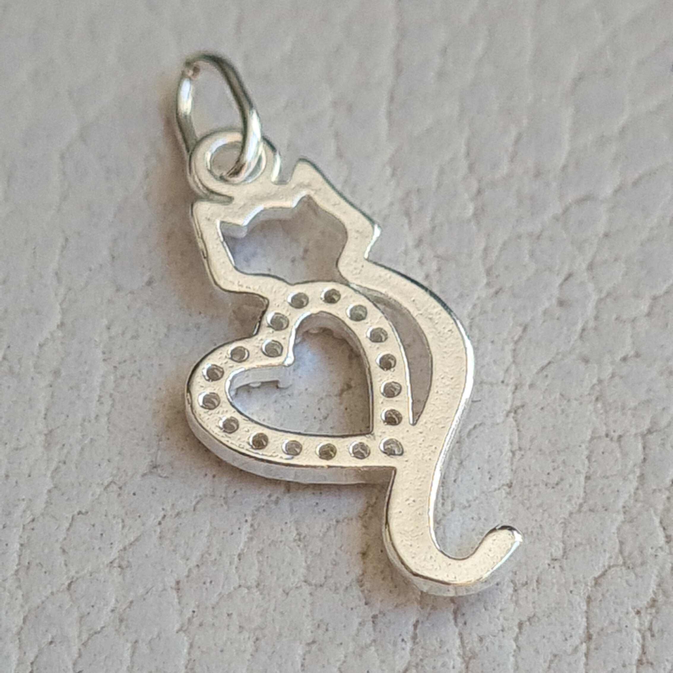 Colgante Gato con Corazón de Plata 925