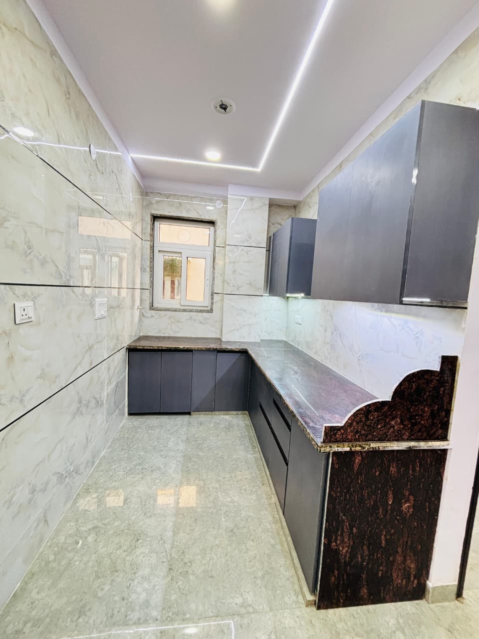 5 BHK FLAT 
