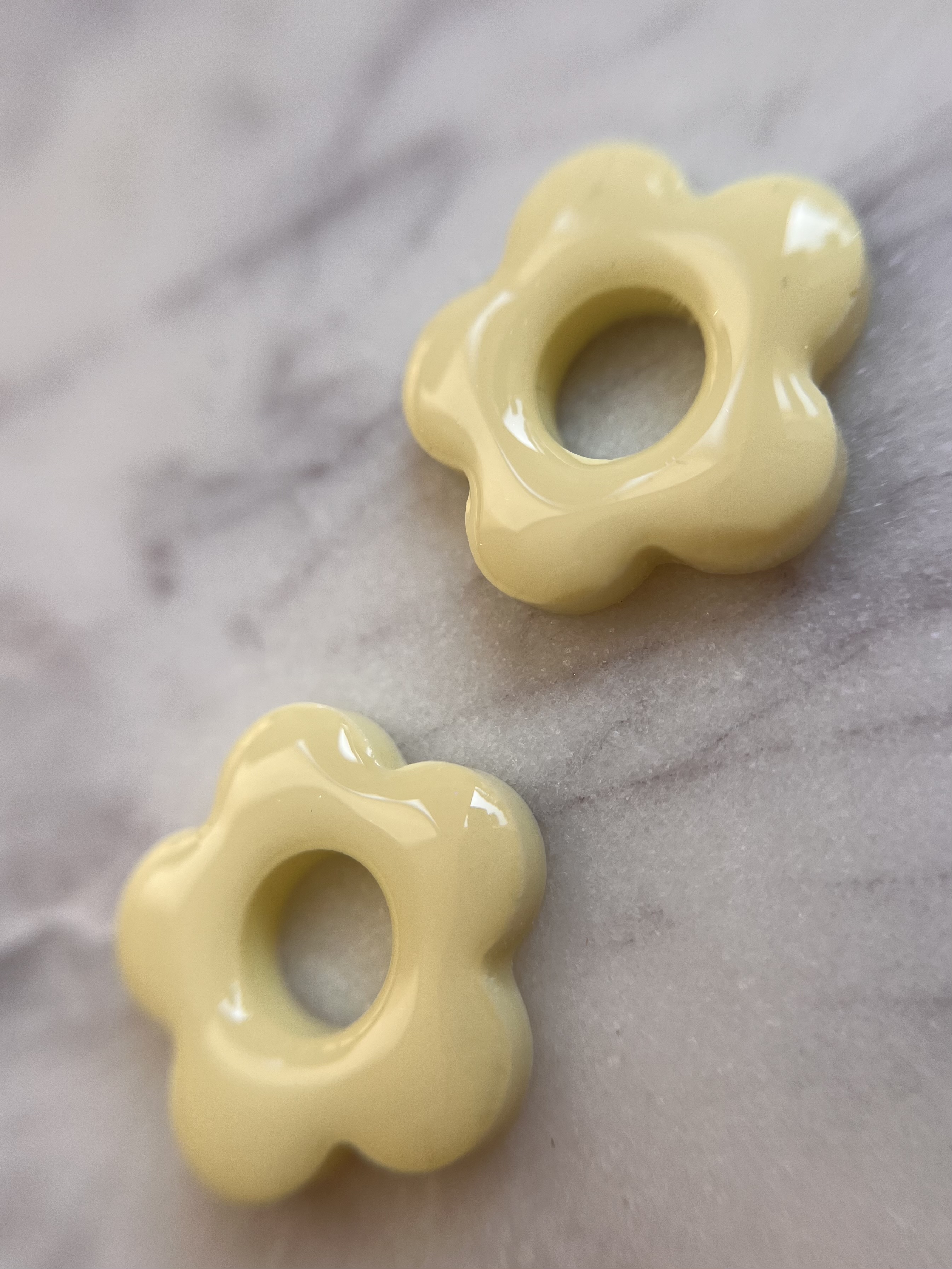 Flower Jaune Pastel