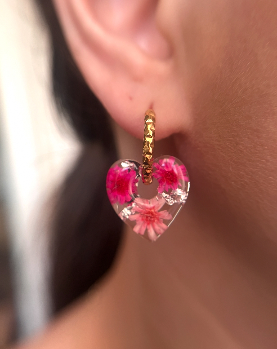 Coeur avec fleur rose et feuille d'argent