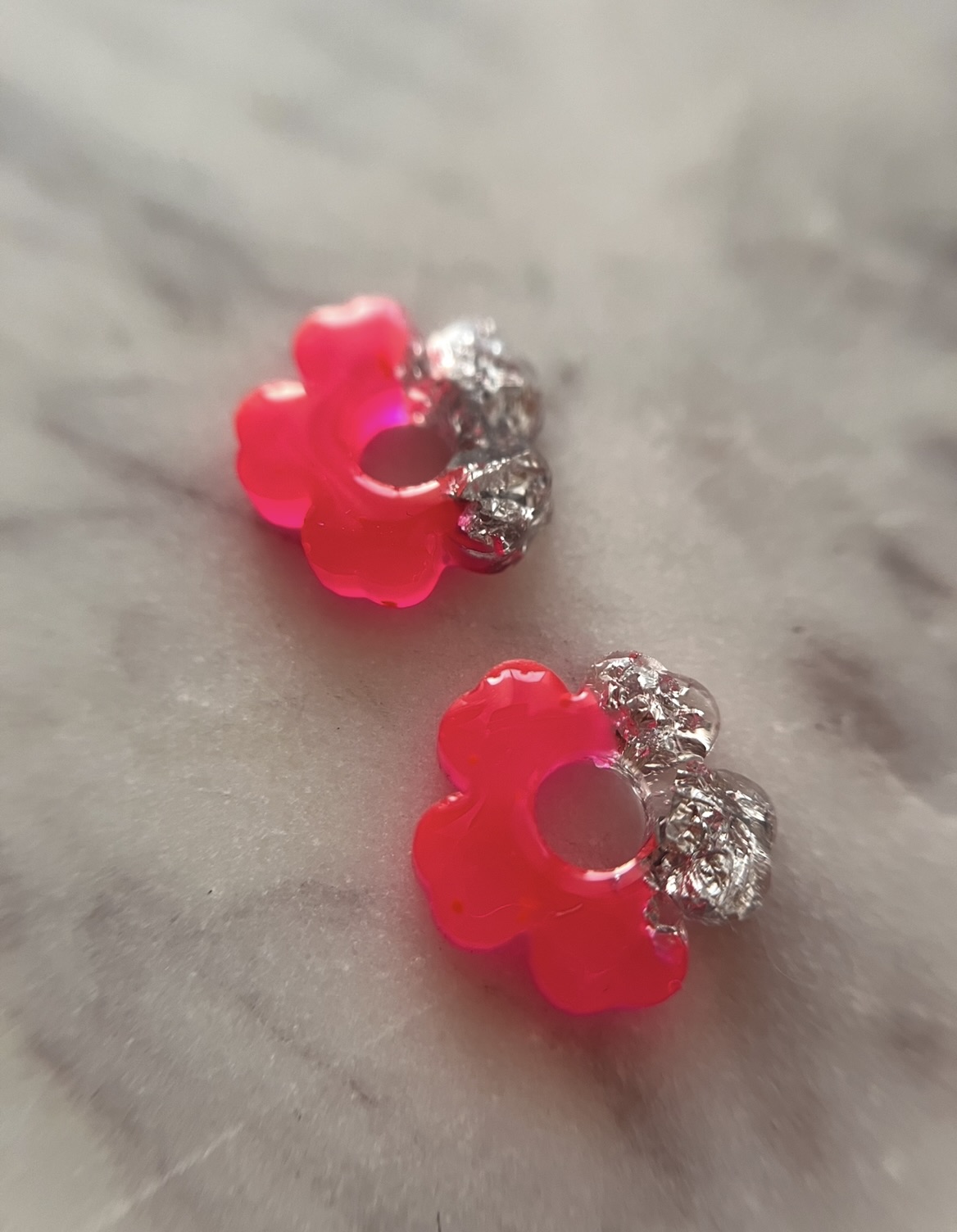 Sakura rose fluo et feuille d'argent