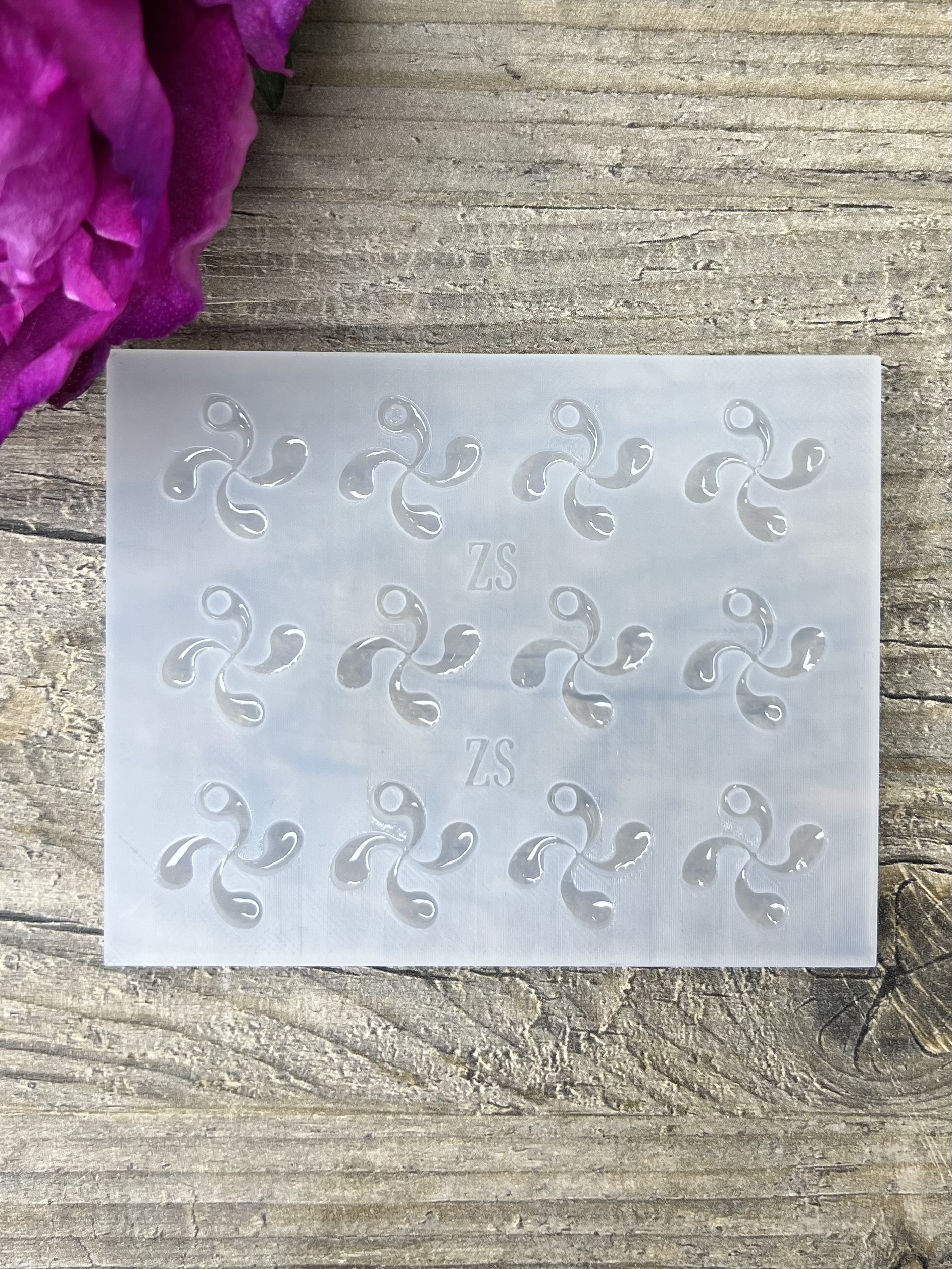 Moule Croix Basque 20mm