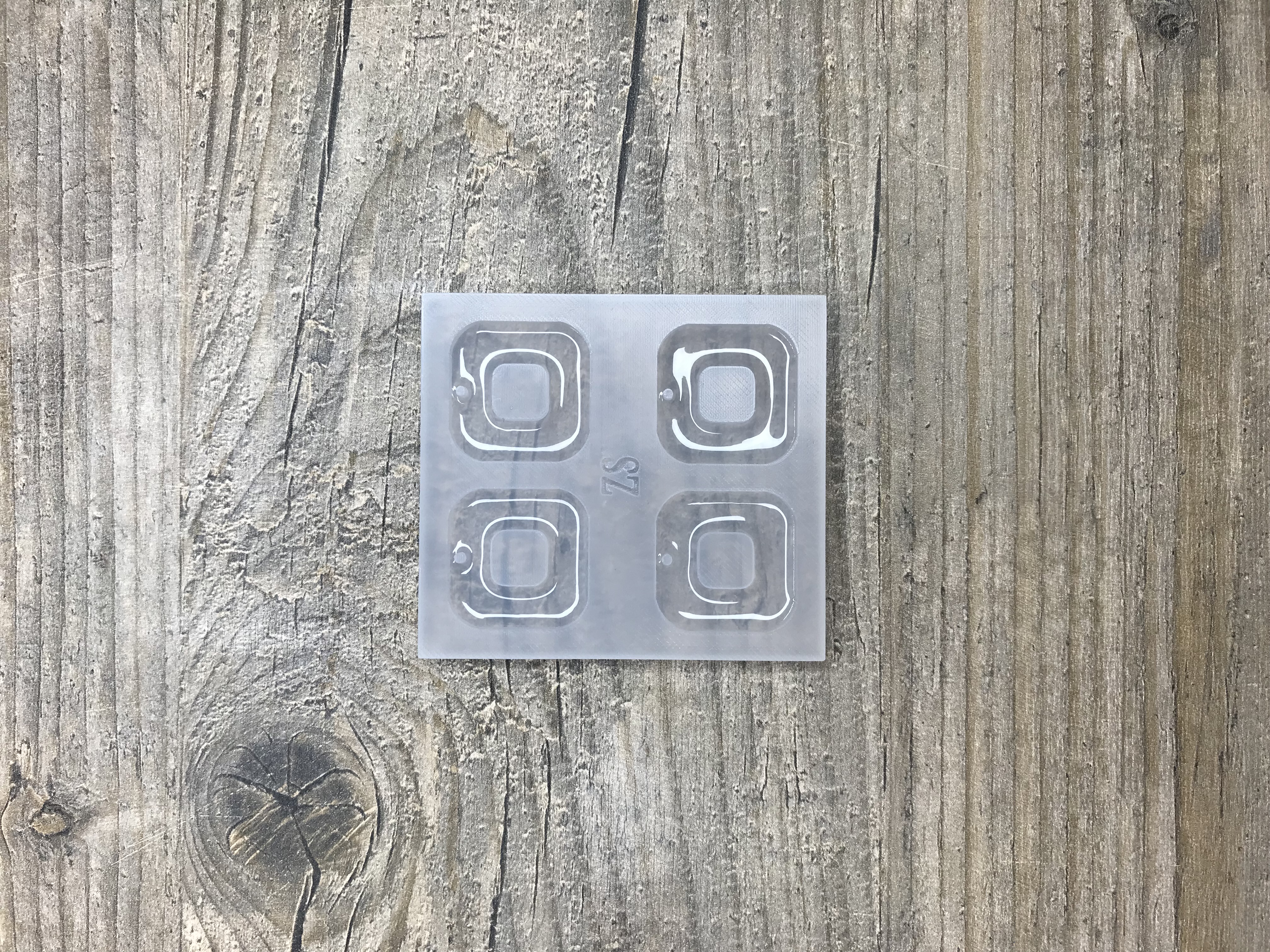 Moule Boucle d'oreille Carré  25mm