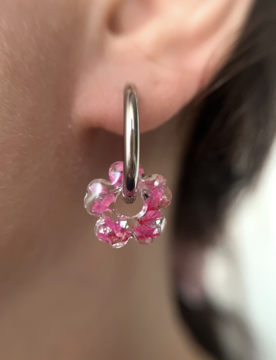 Sakura pétales de fleur et feuille d'argent