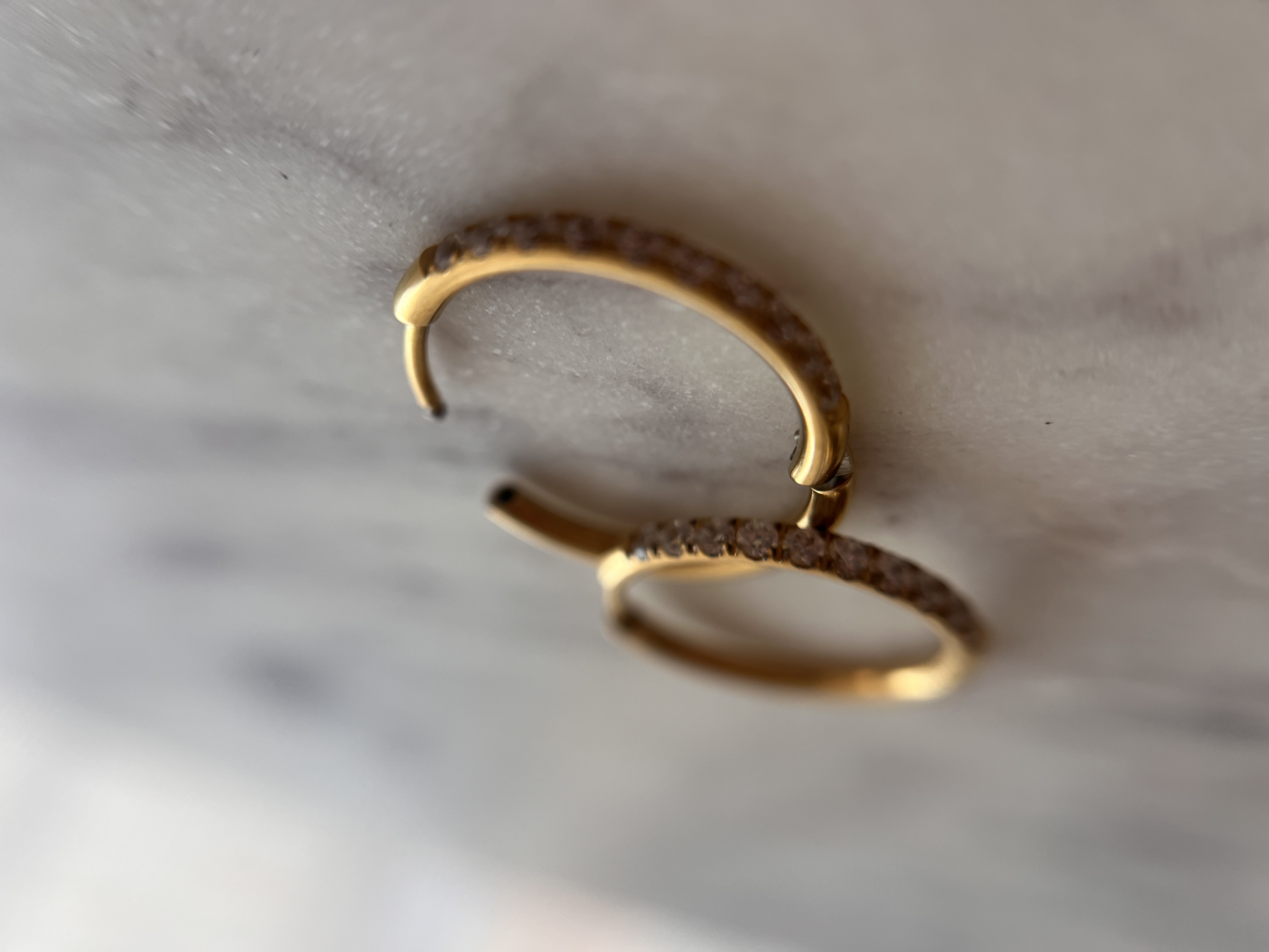 Créoles dorées avec zircon 20mm