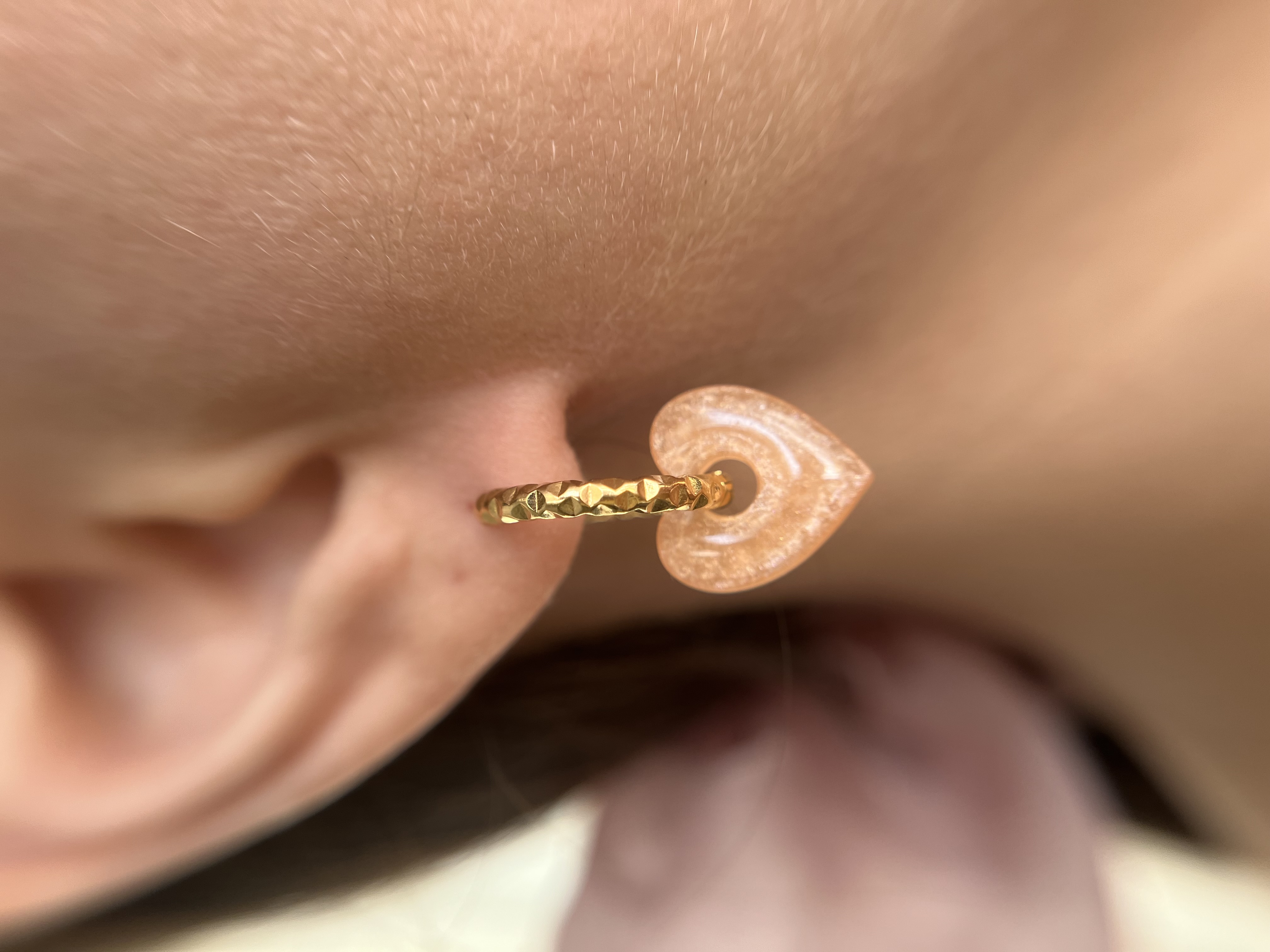 Coeur beige irisé