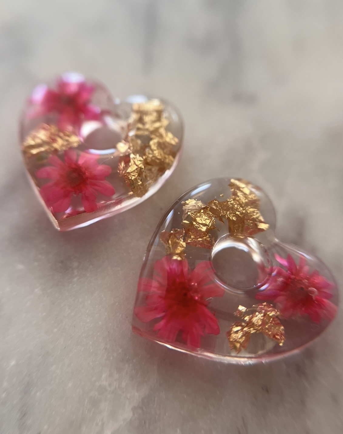 Coeur fleur rose et feuille d'or