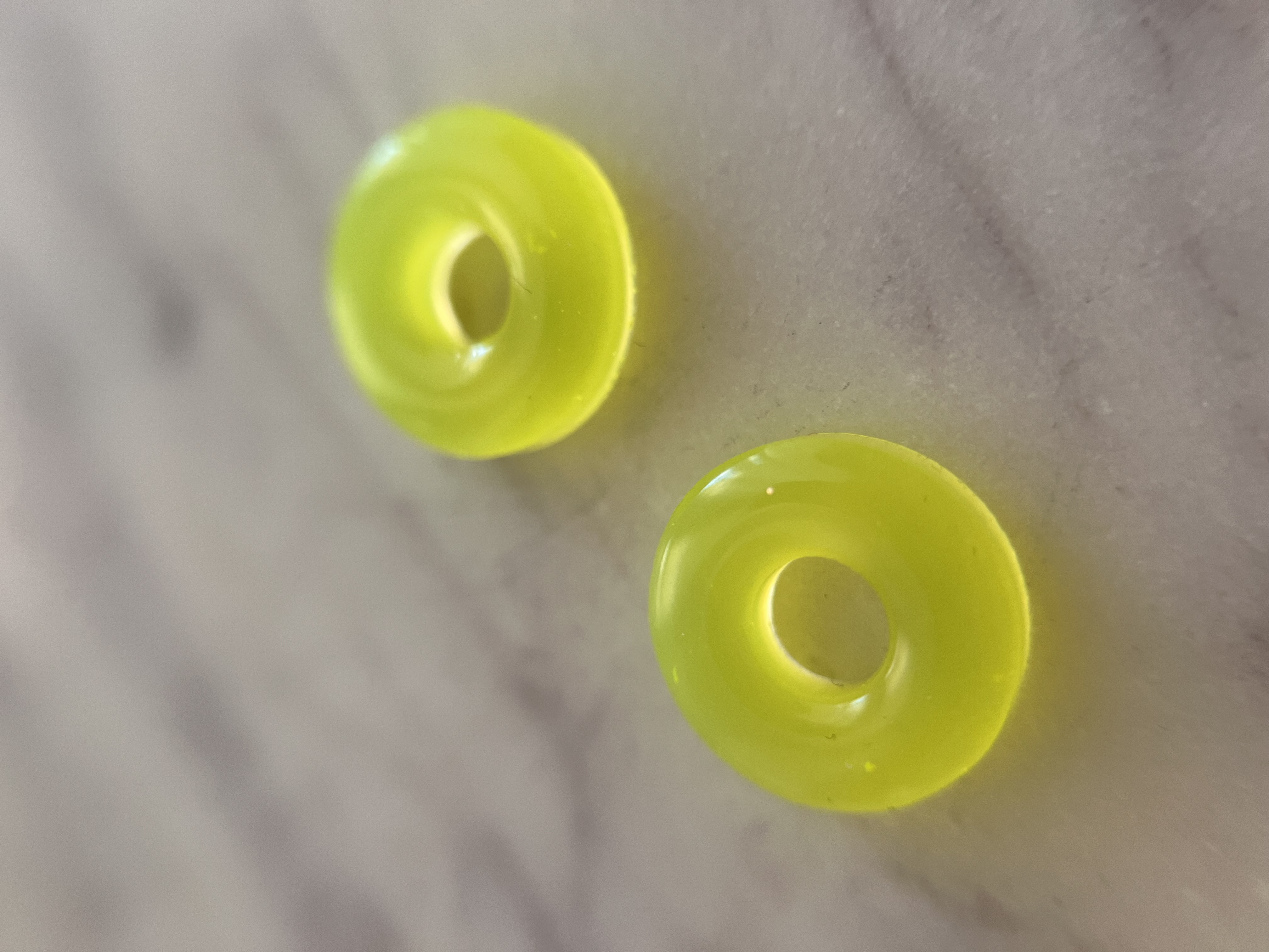 Louve jaune fluo