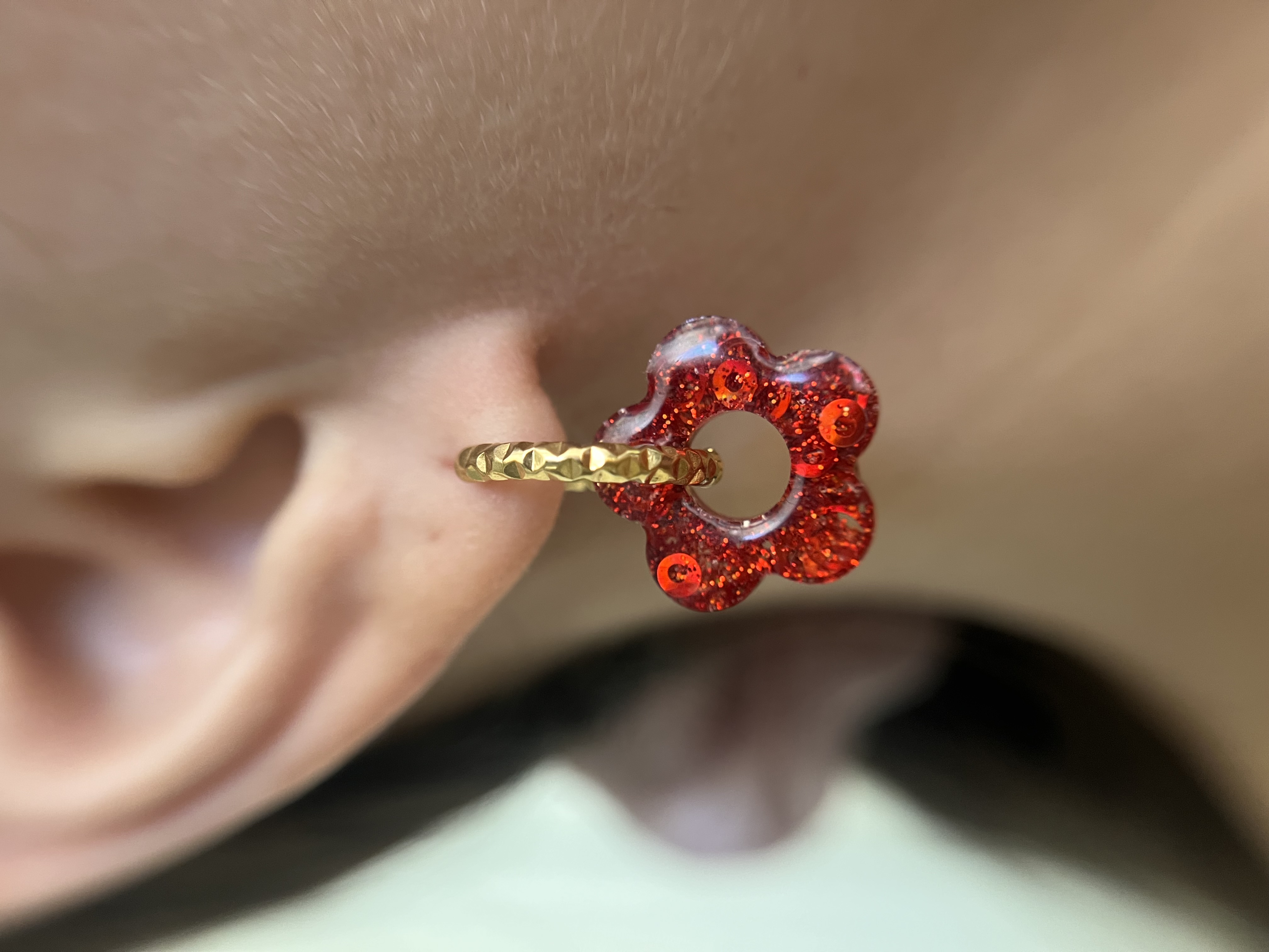 Flower paillette rouge