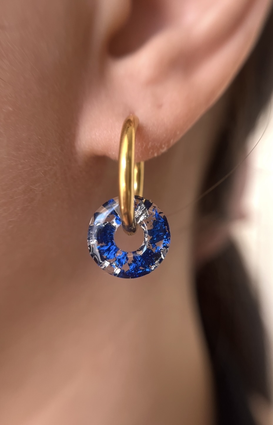 Louve bleu métallisé et feuille d'argent