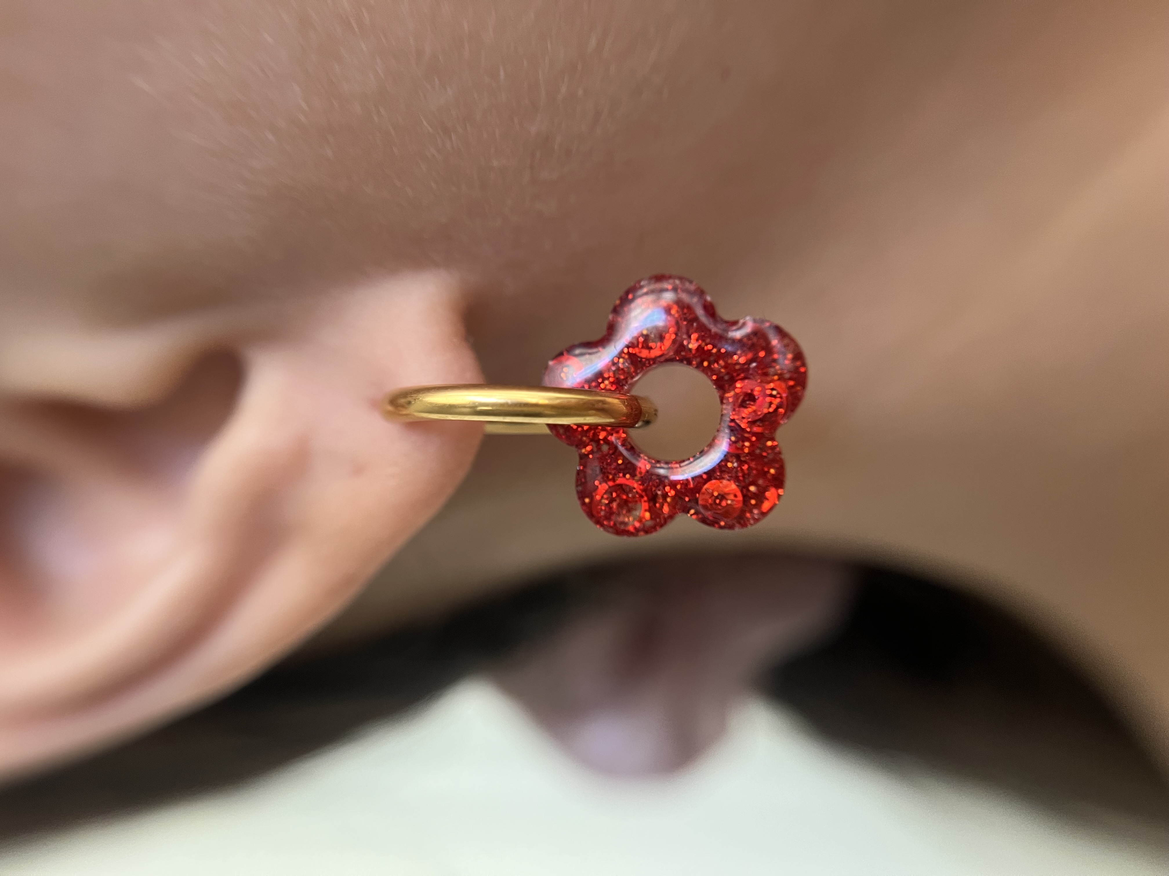Flower paillette rouge