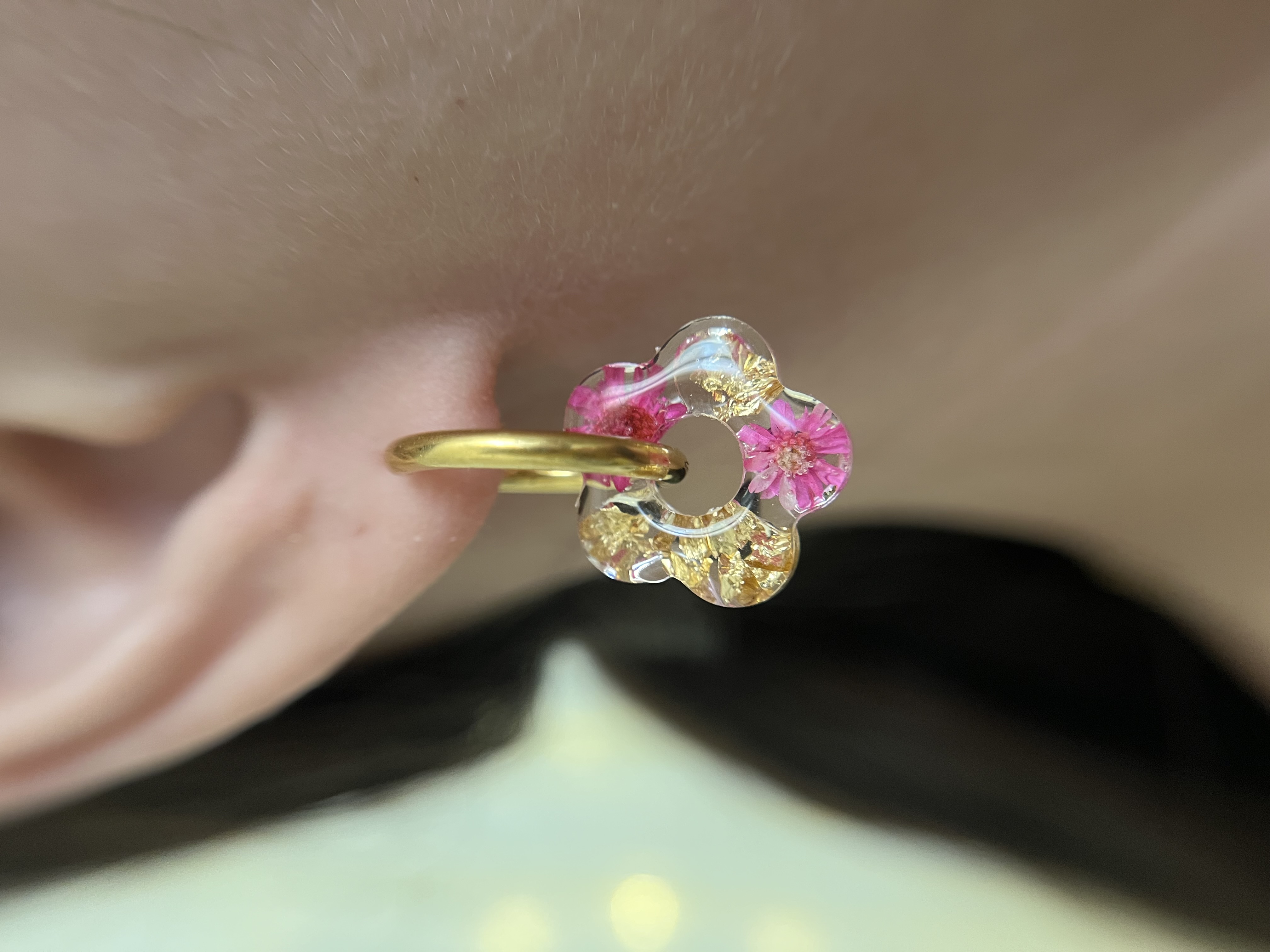 Flower avec fleur rose et feuille d'or