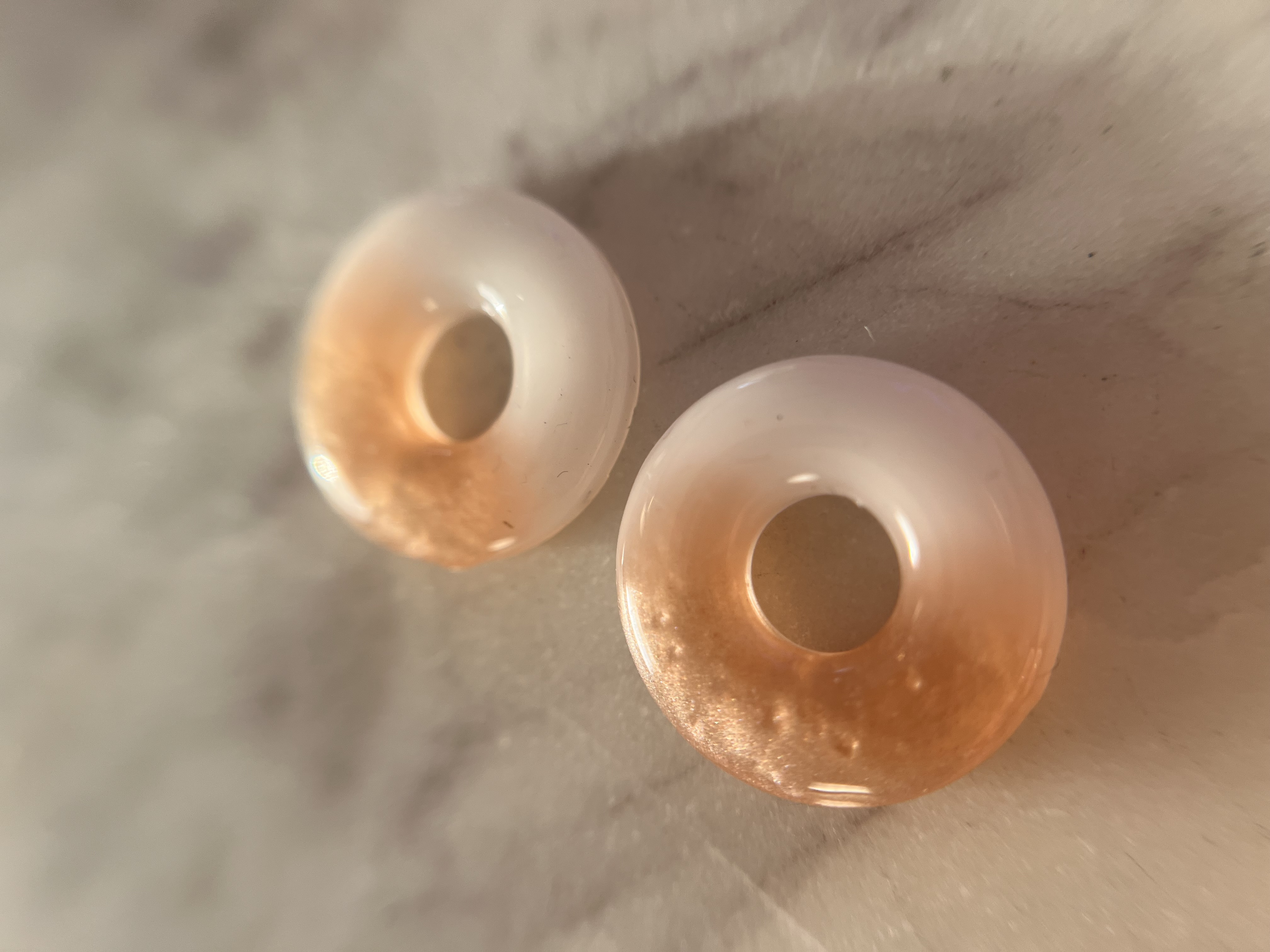 Louve beige irisé et blanc