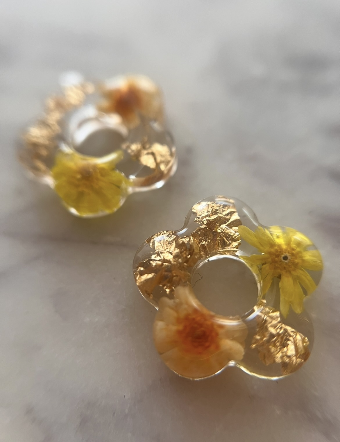 Flower avec fleur orange et jaune