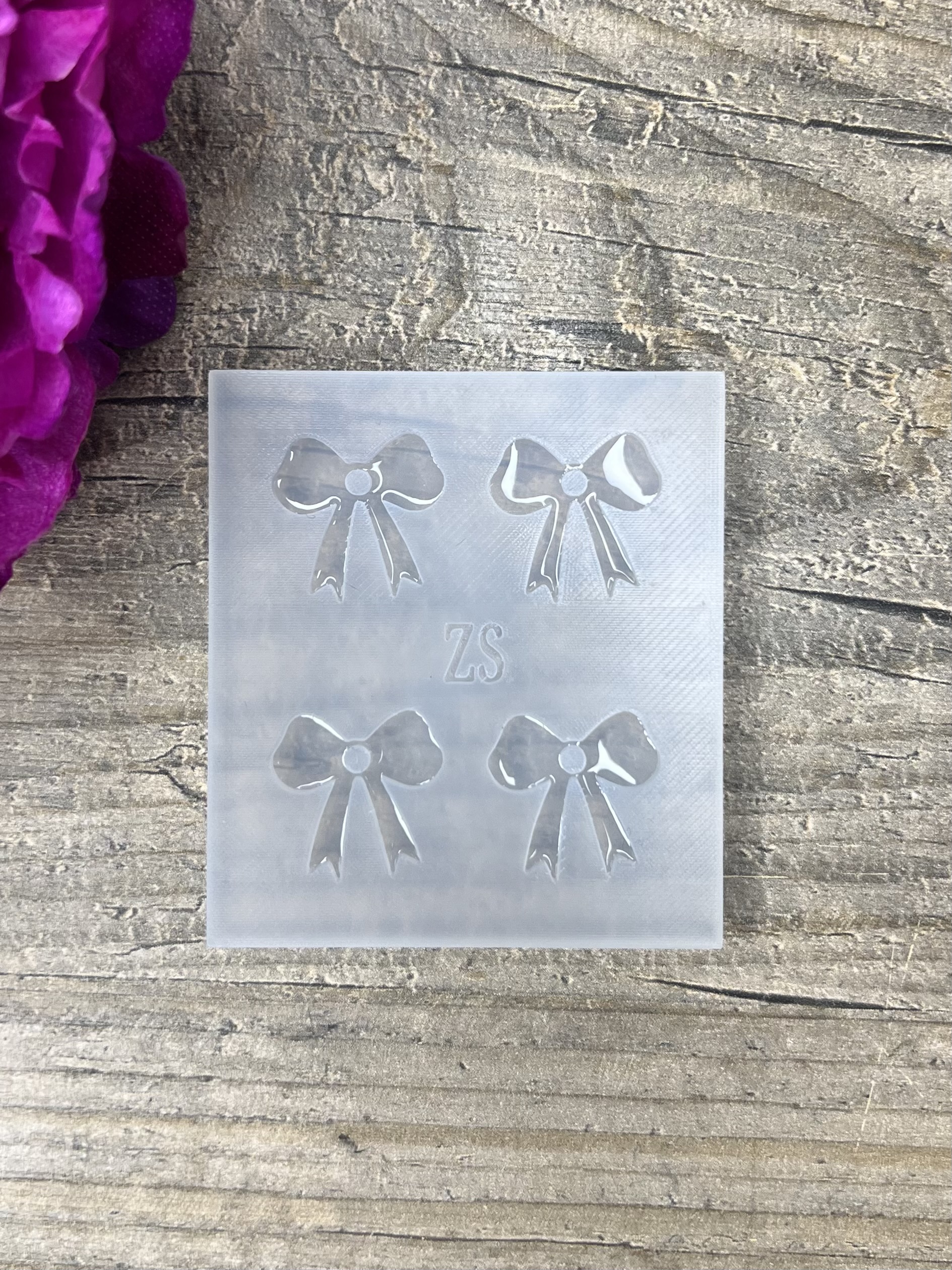 Moule petit noeud 20mm