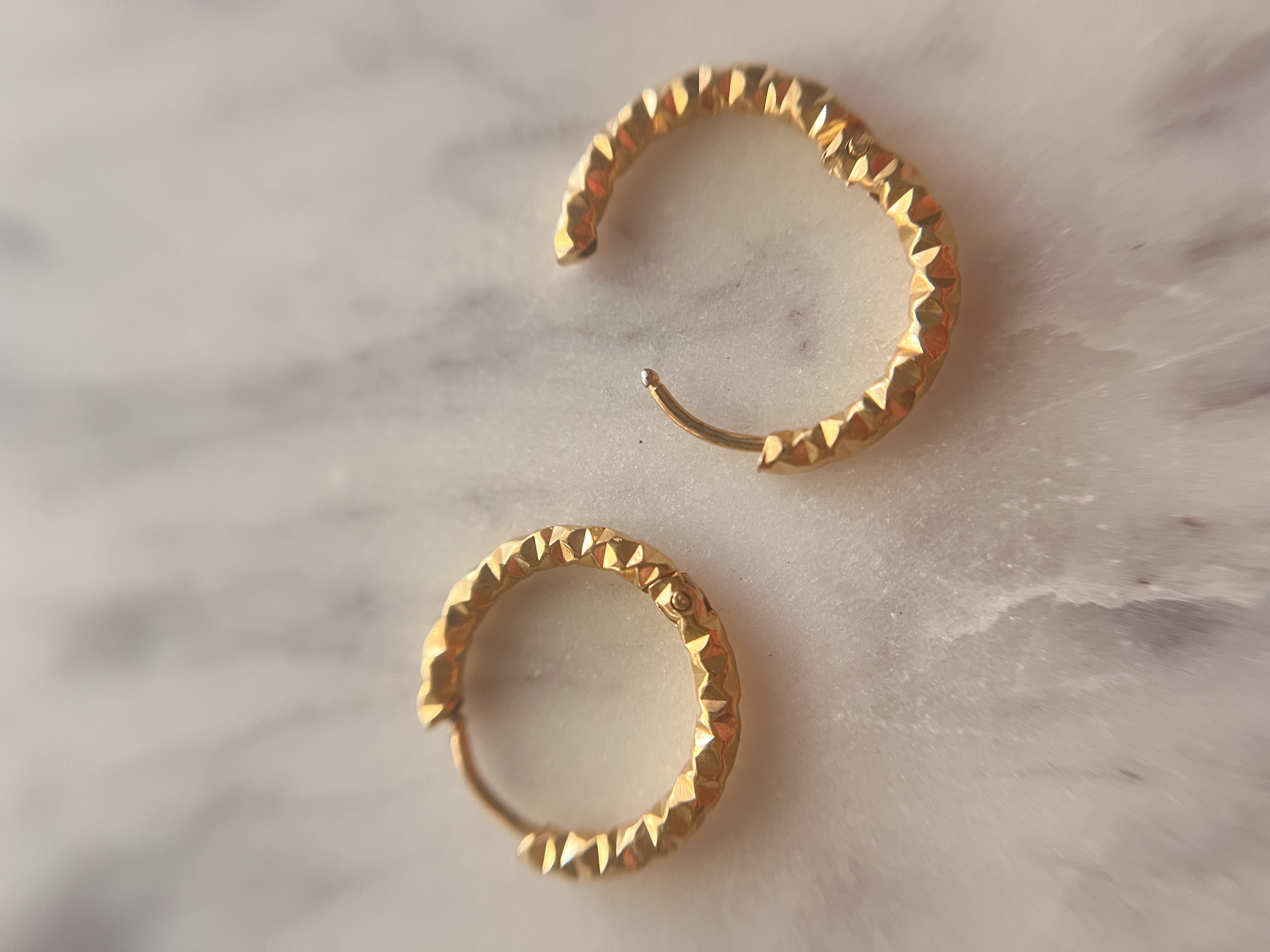 Créoles dorées martelées  18mm