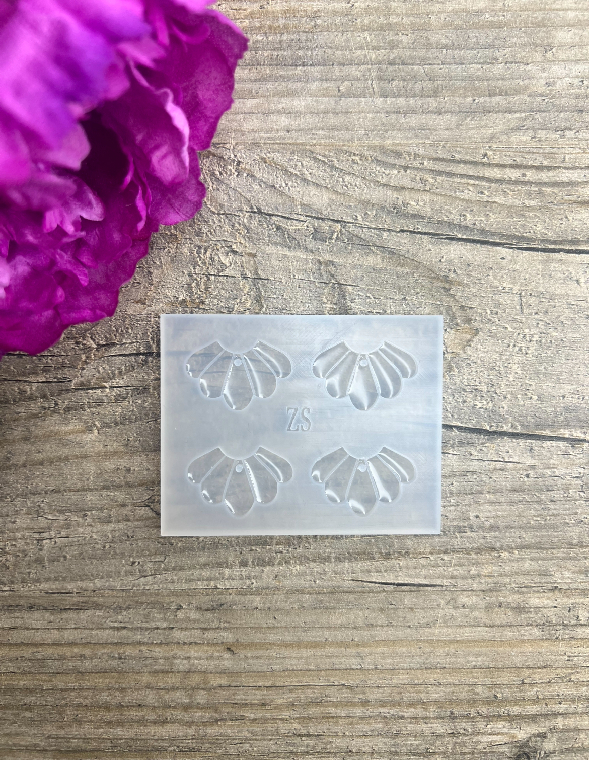 Moule demi fleur 20x30mm