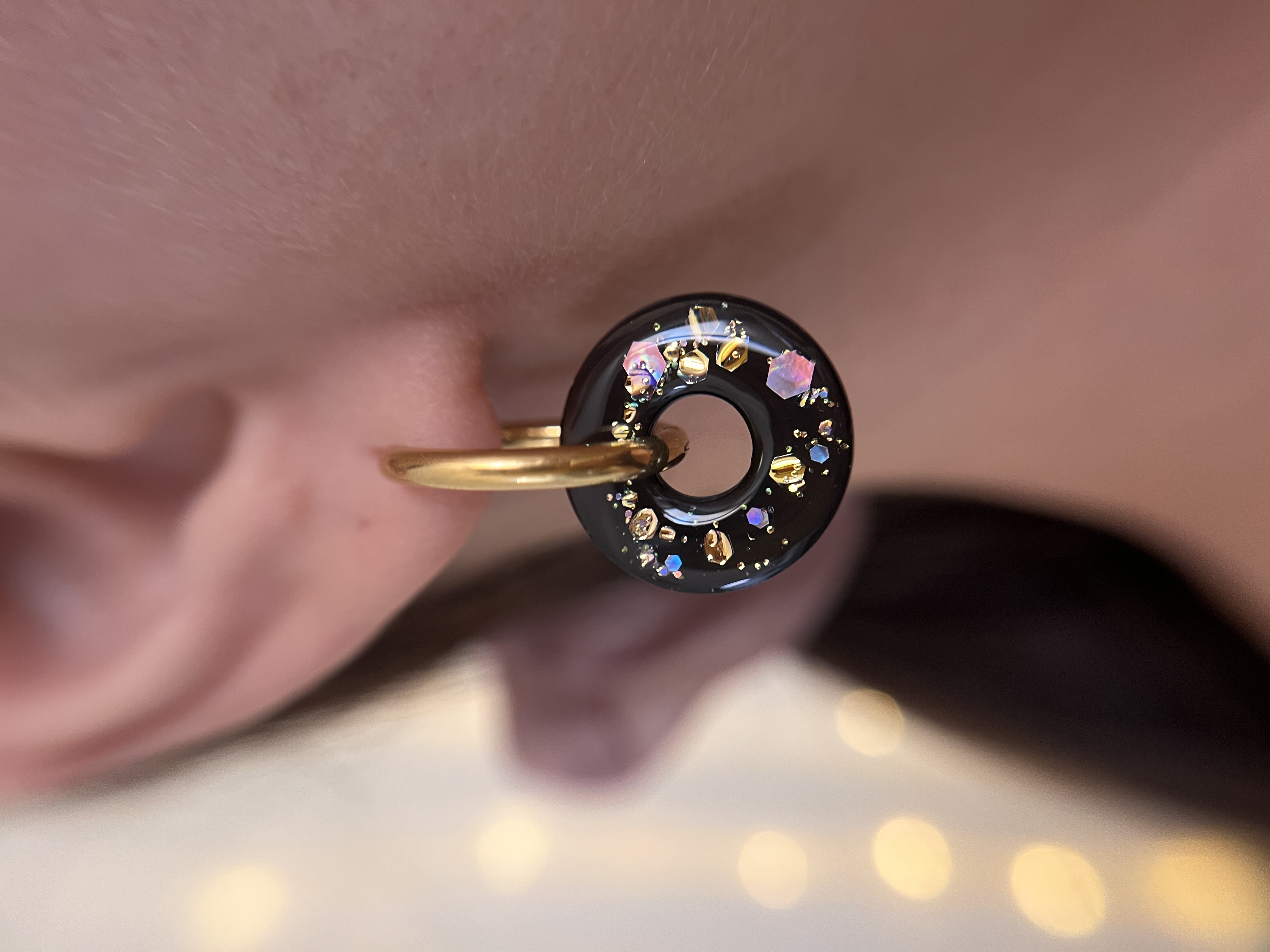 Louve noir et paillettes holographiques