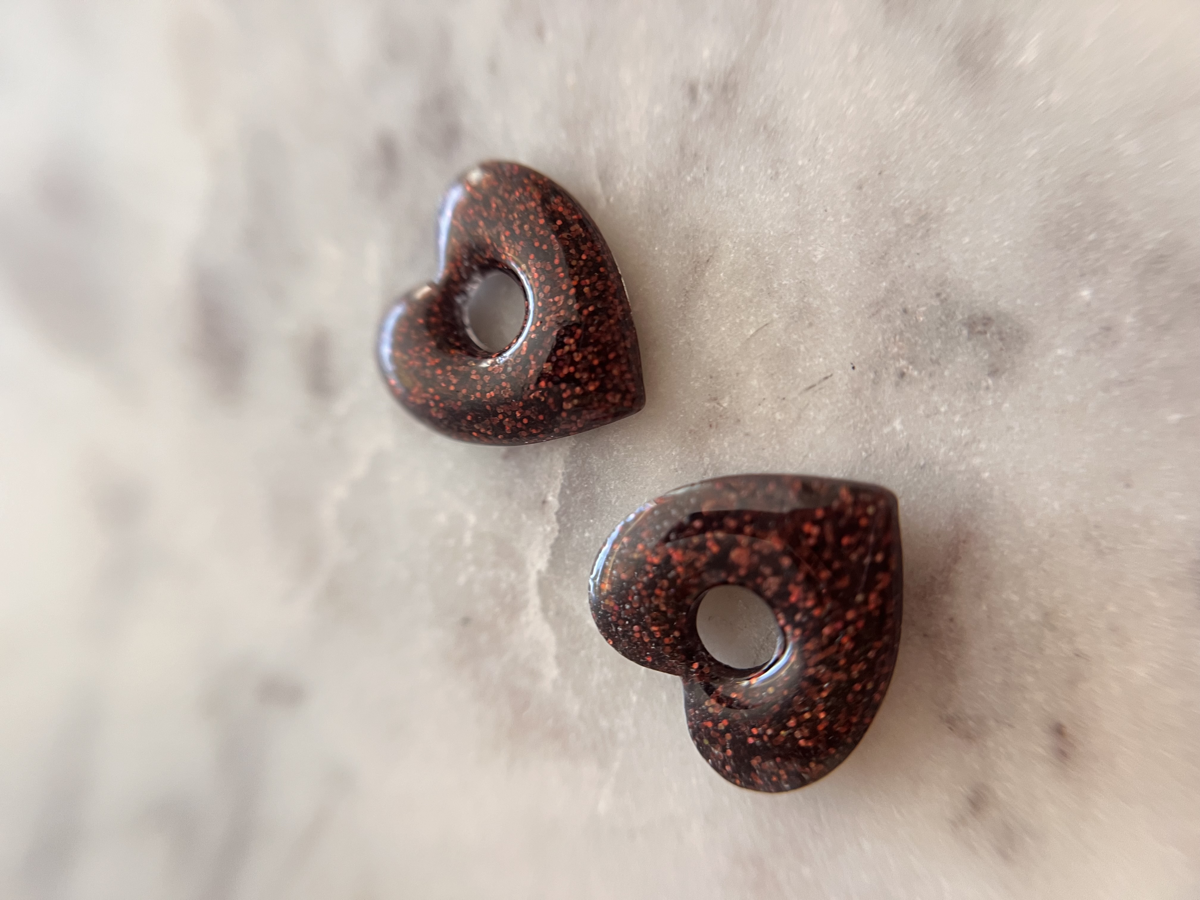 Coeur paillette marron