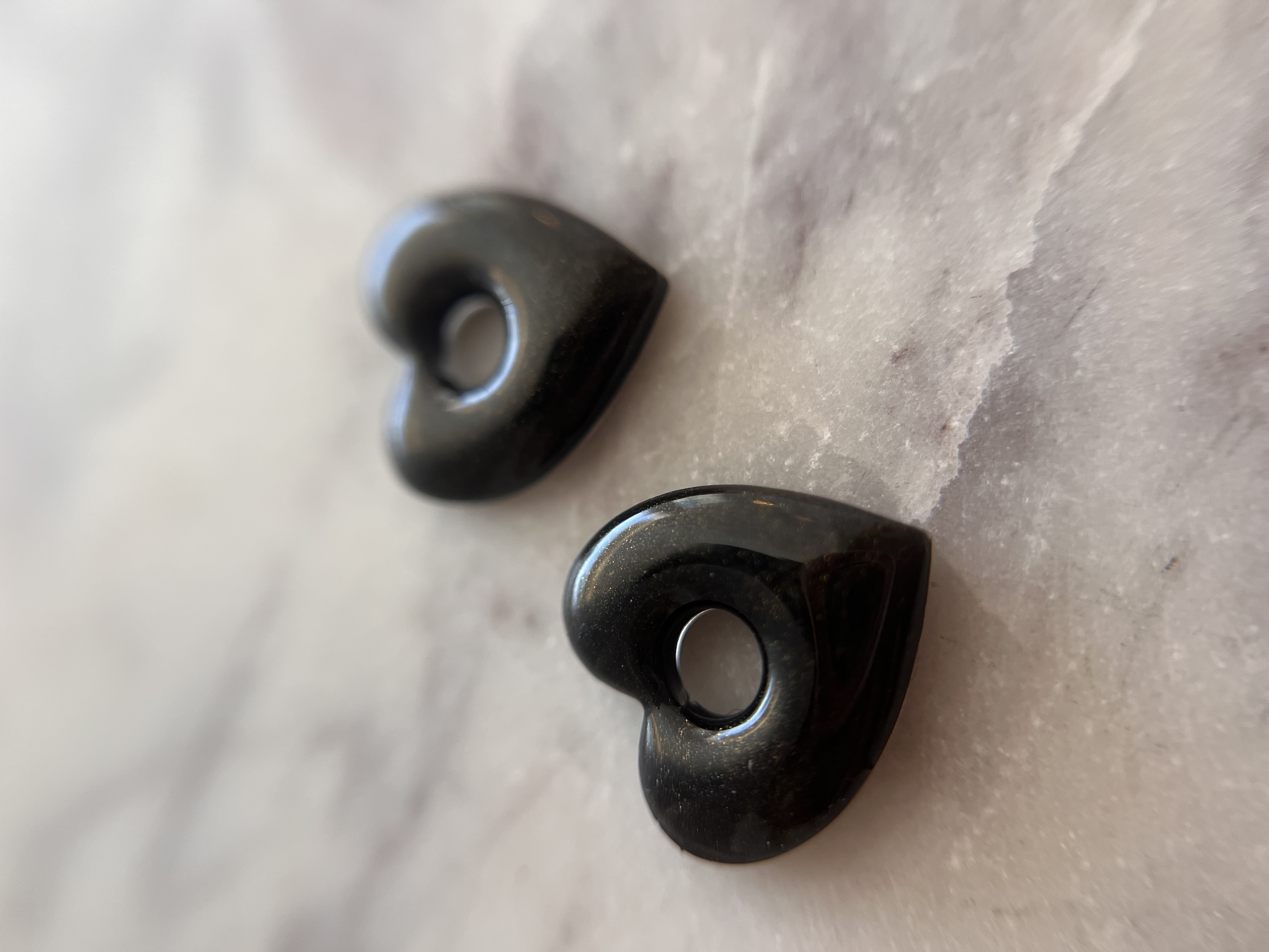 Coeur noir irisé